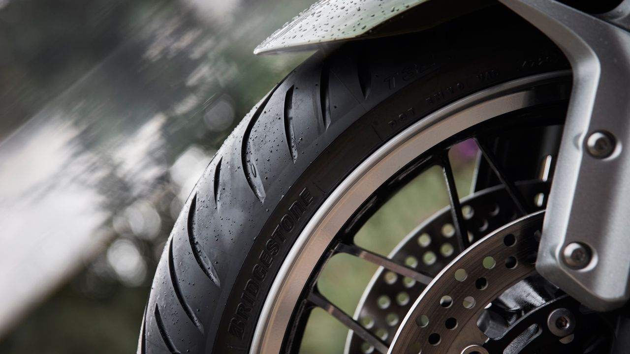 Bridgestone Battlax Sport-Touring T32