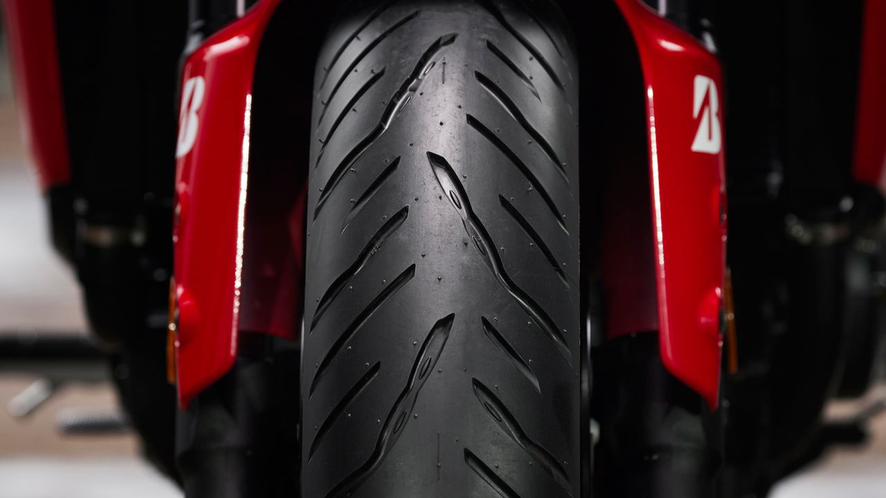 Bridgestone Battlax Sport-Touring T32
