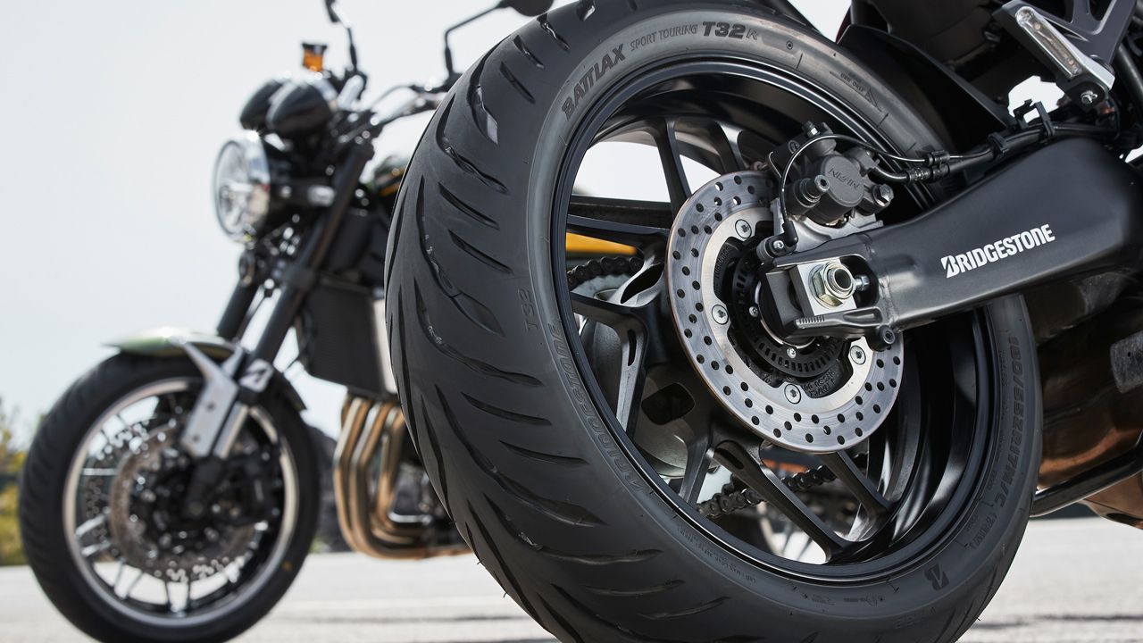 Bridgestone Battlax Sport-Touring T32