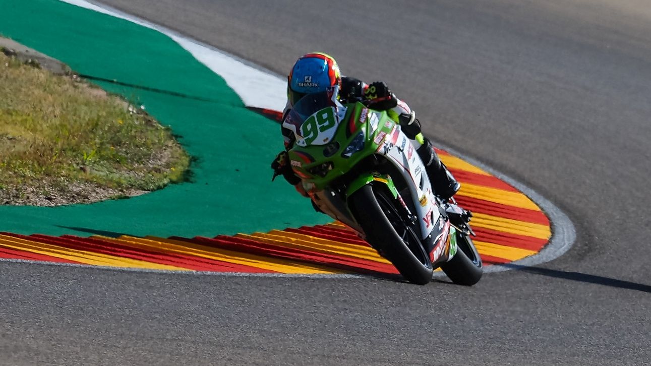 Adrián Huertas se ha hecho con la victoria en la primera carrera de Aragón