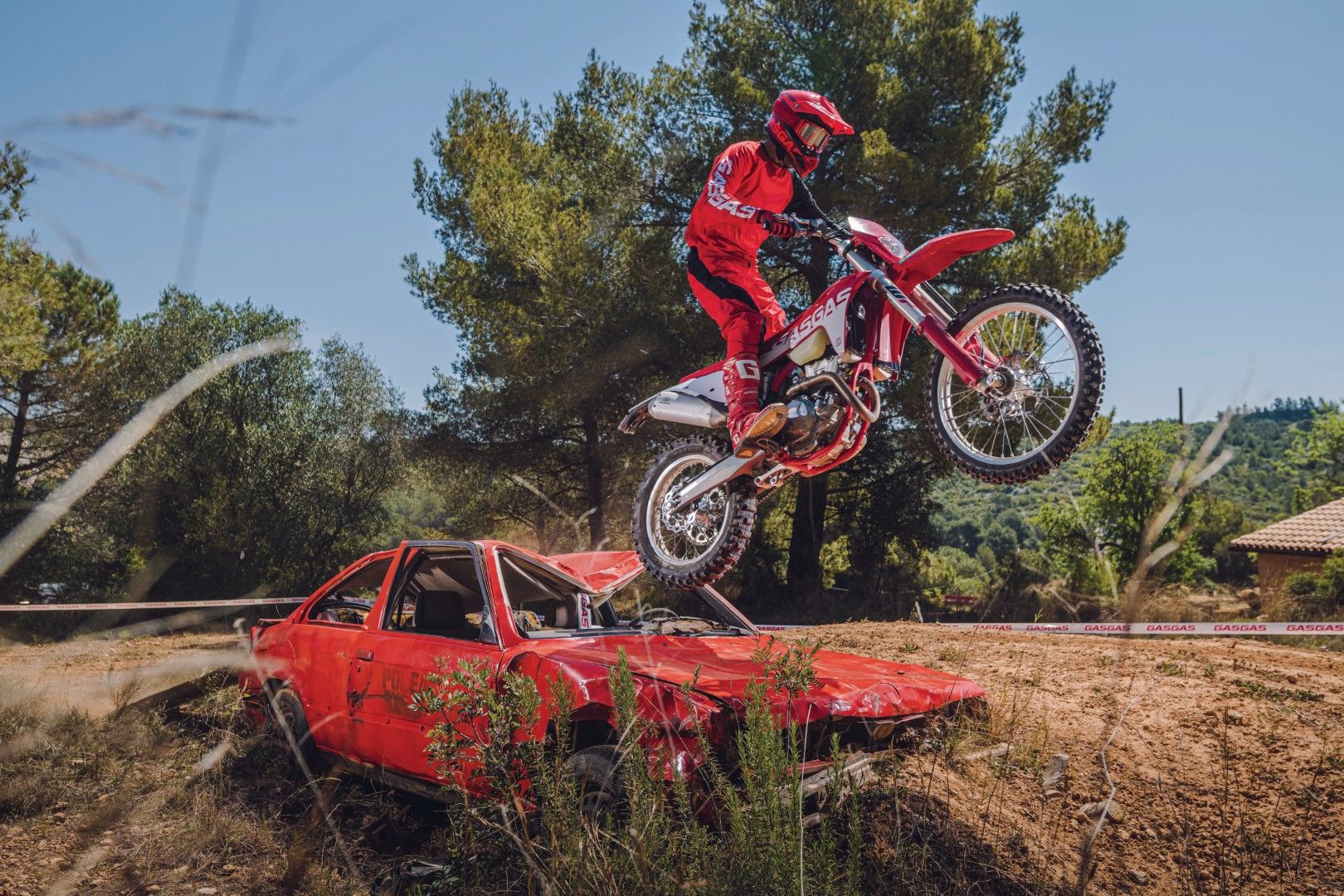 UNITED IN DIRT GASGAS