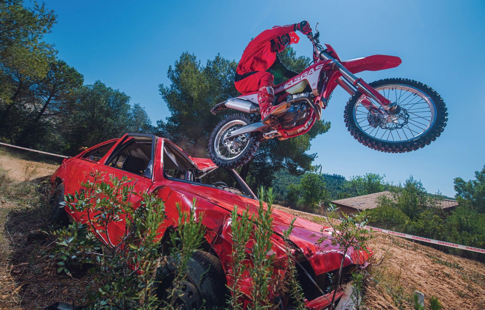 UNITED IN DIRT GASGAS