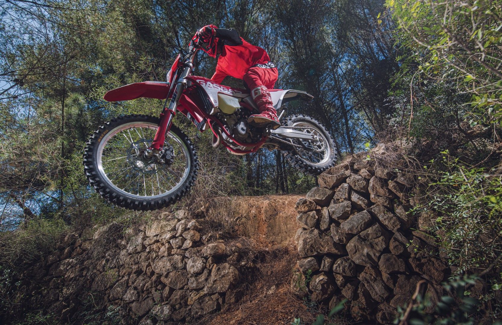UNITED IN DIRT GASGAS