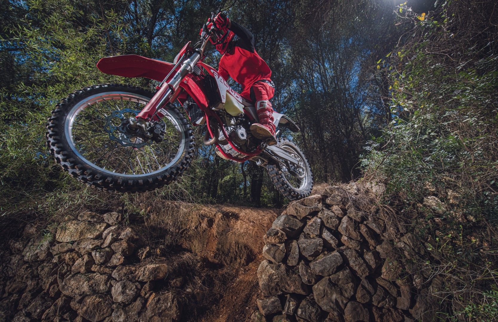 UNITED IN DIRT GASGAS