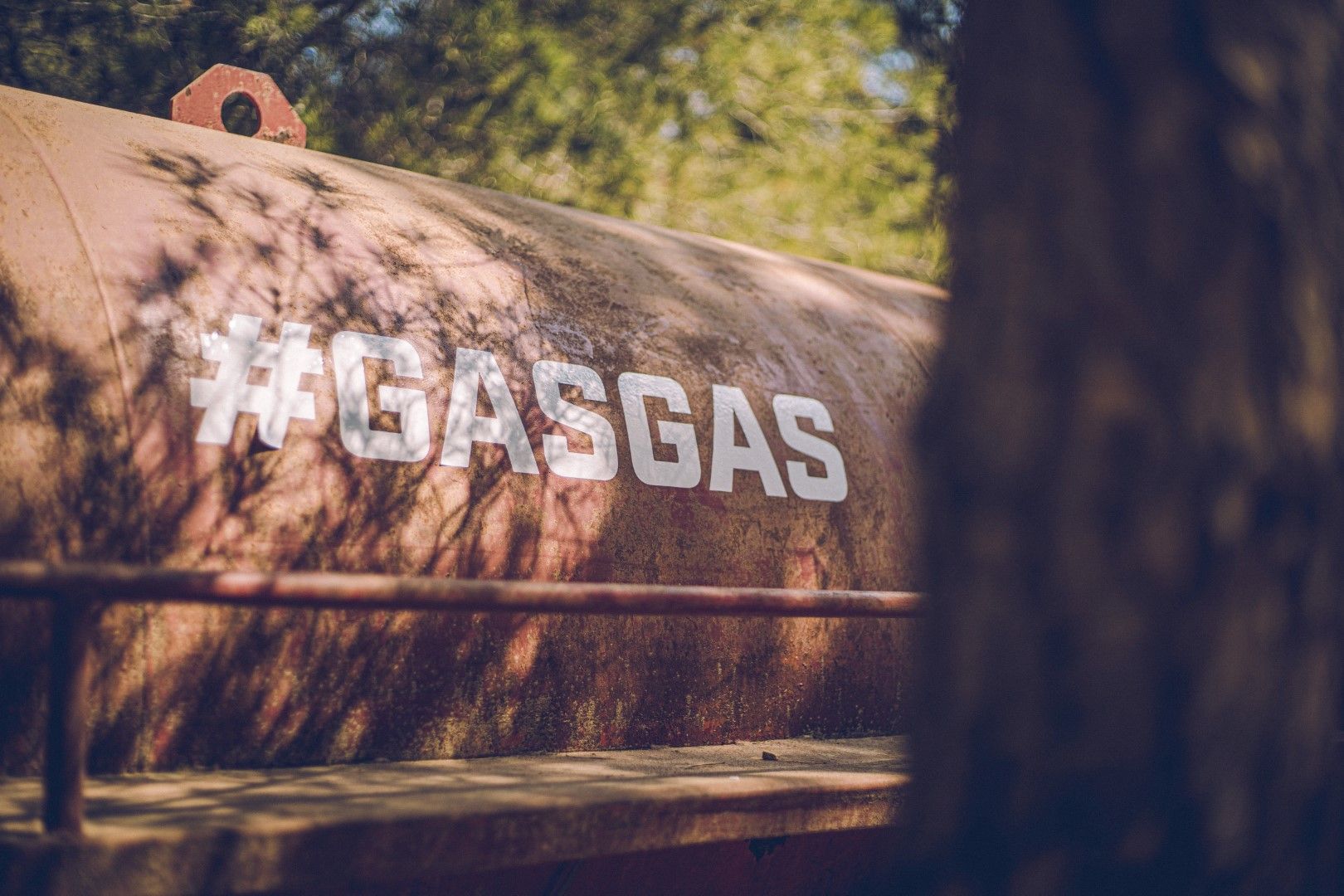 UNITED IN DIRT GASGAS