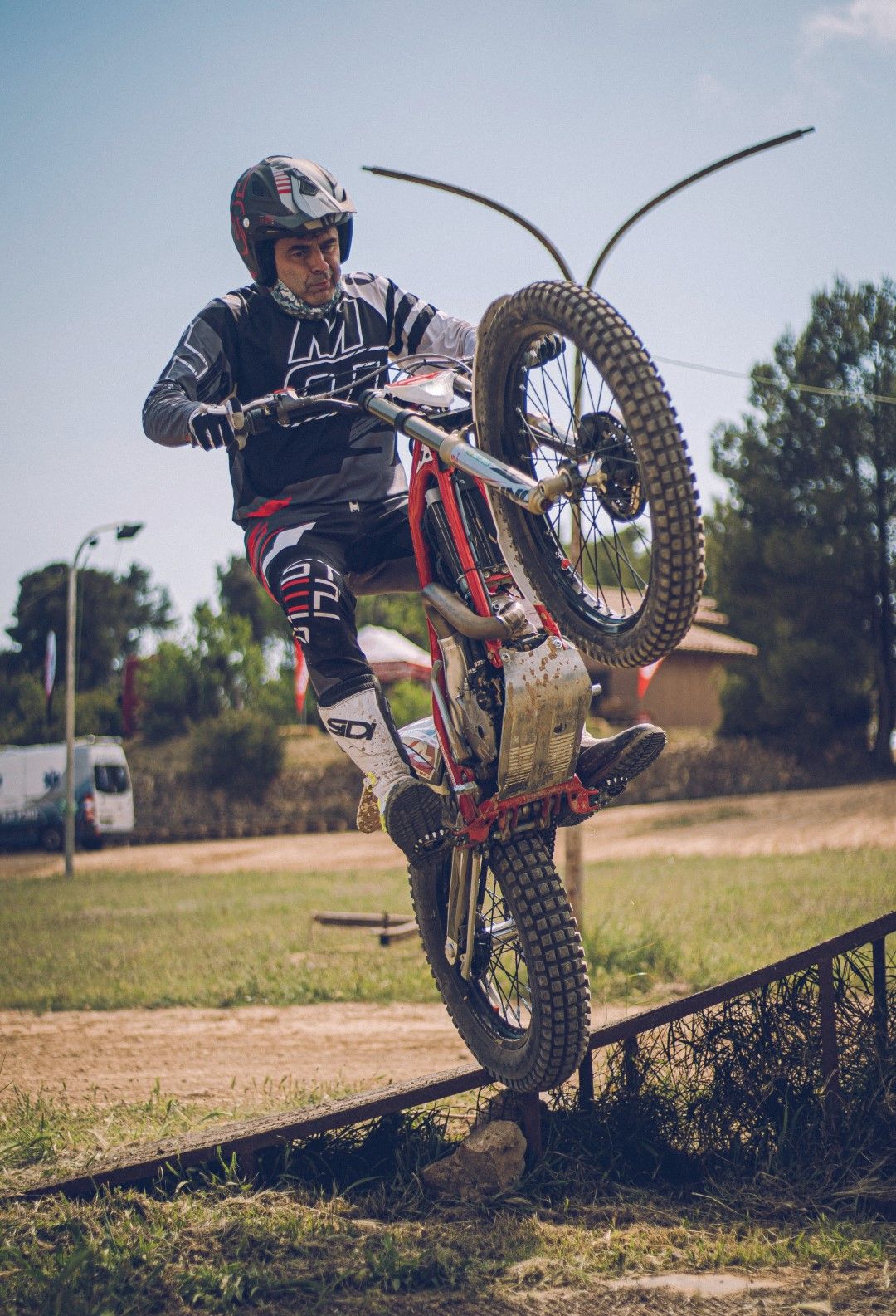 UNITED IN DIRT GASGAS