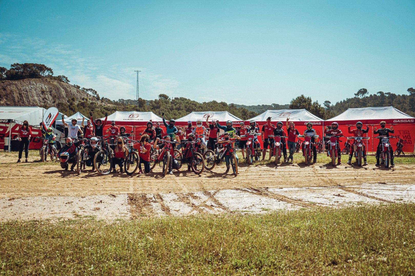 UNITED IN DIRT GASGAS
