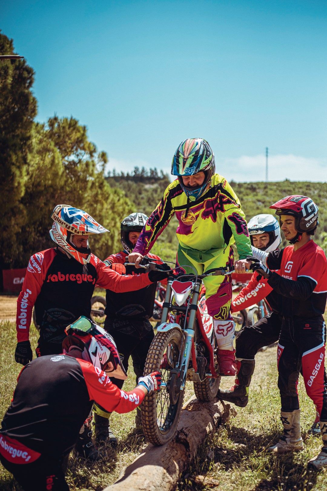 UNITED IN DIRT GASGAS