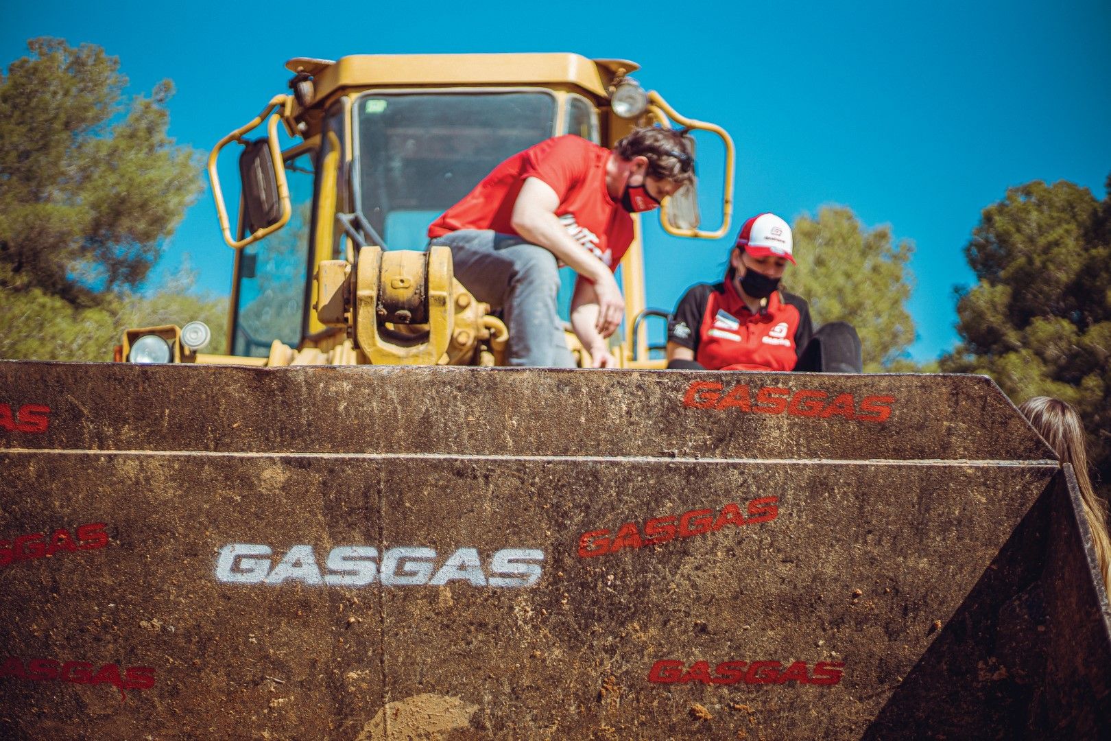 UNITED IN DIRT GASGAS