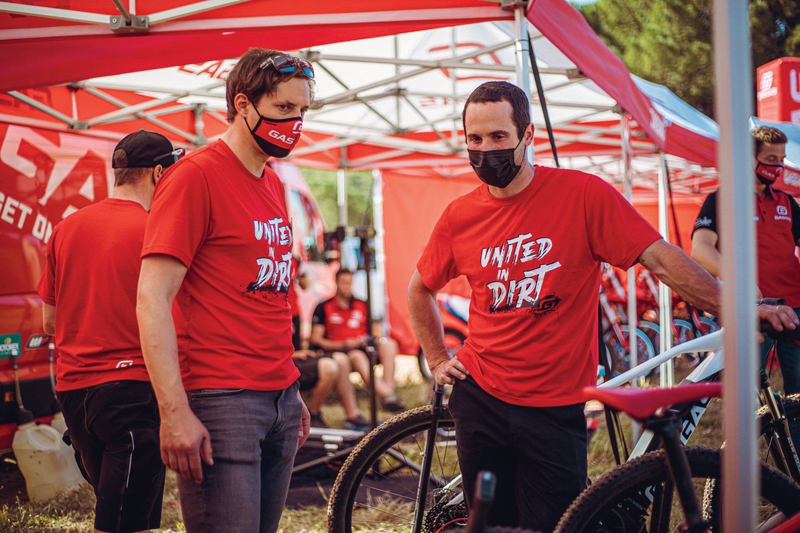 UNITED IN DIRT GASGAS