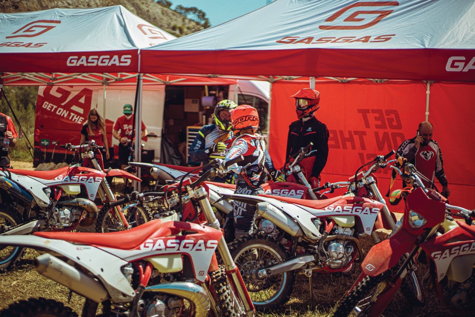 UNITED IN DIRT GASGAS