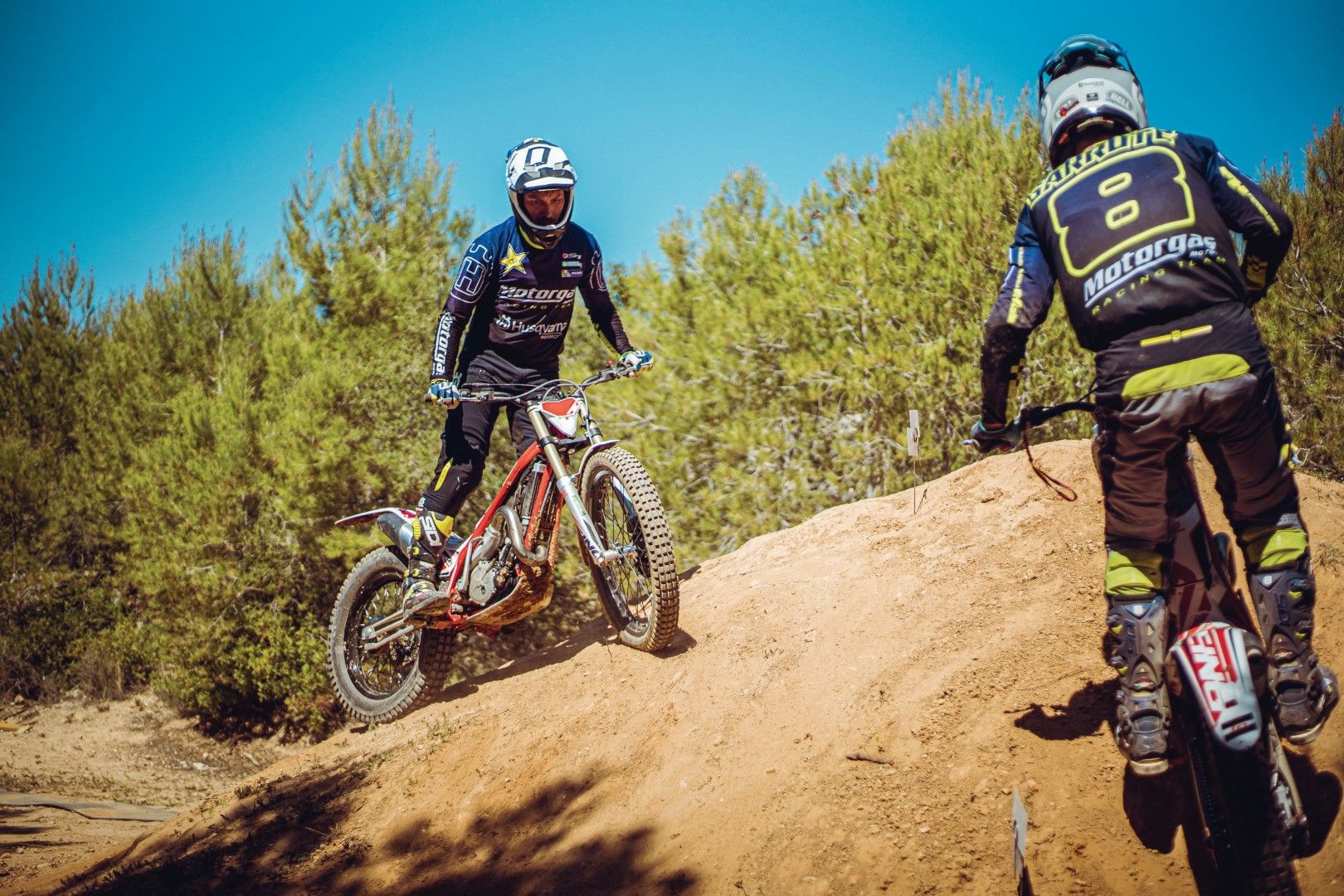 UNITED IN DIRT GASGAS