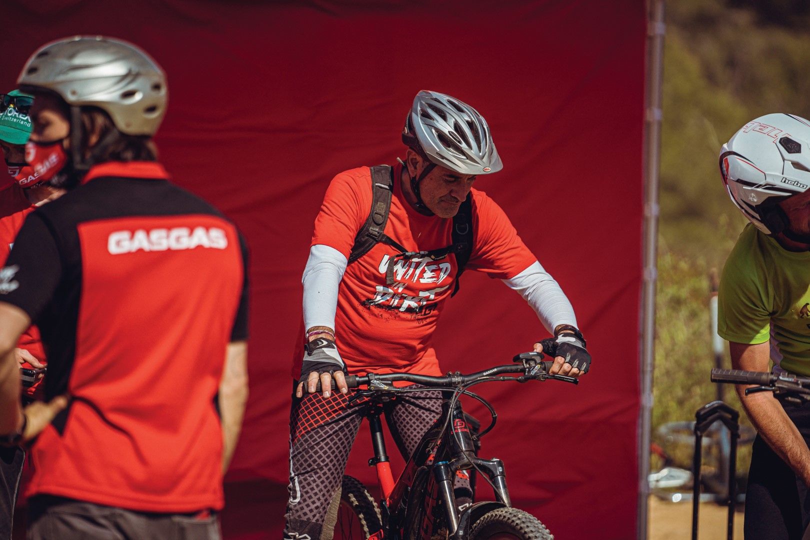 UNITED IN DIRT GASGAS
