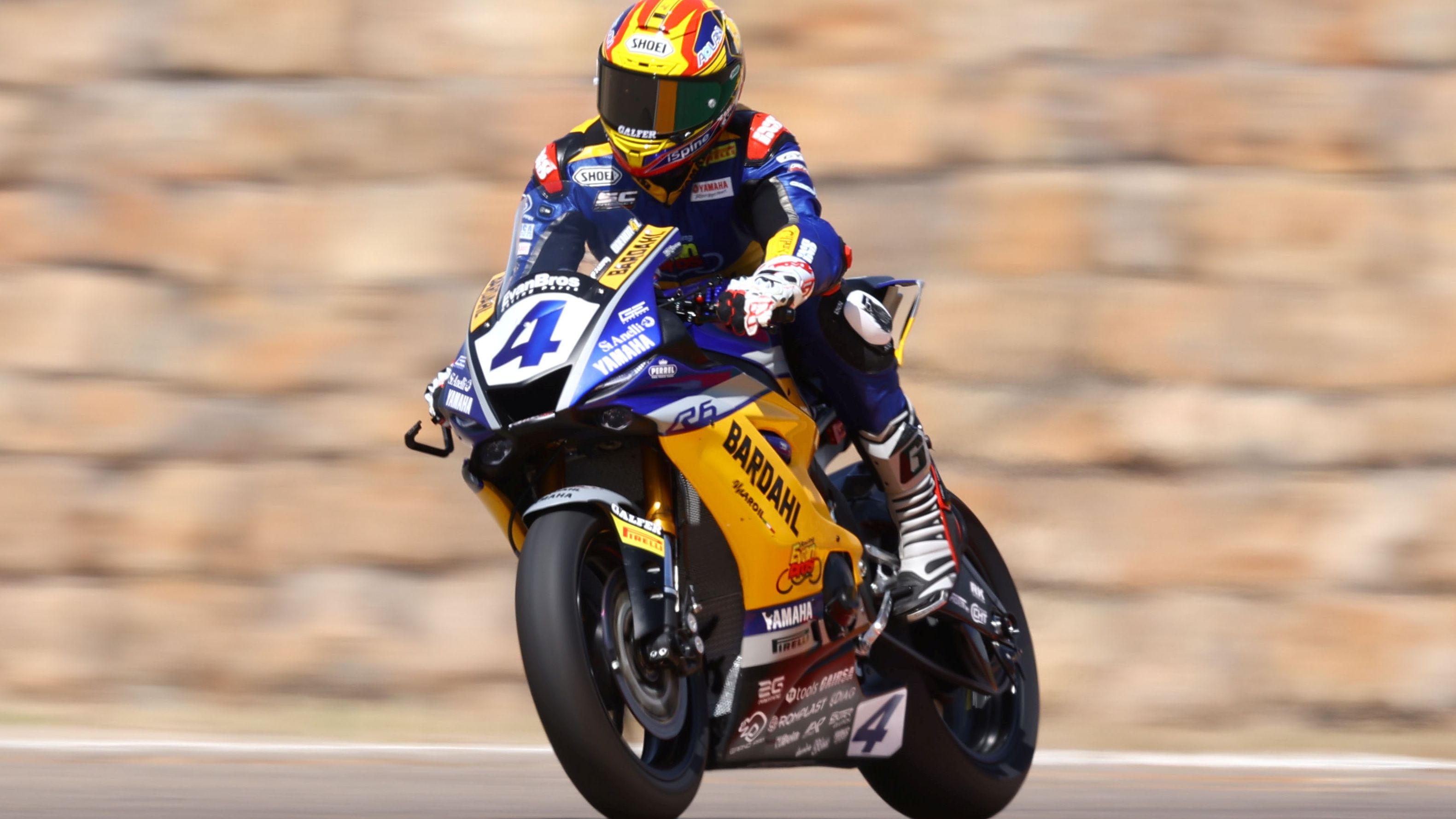 Steven Odendaal rubrica un extraordinario doblete en Motorland