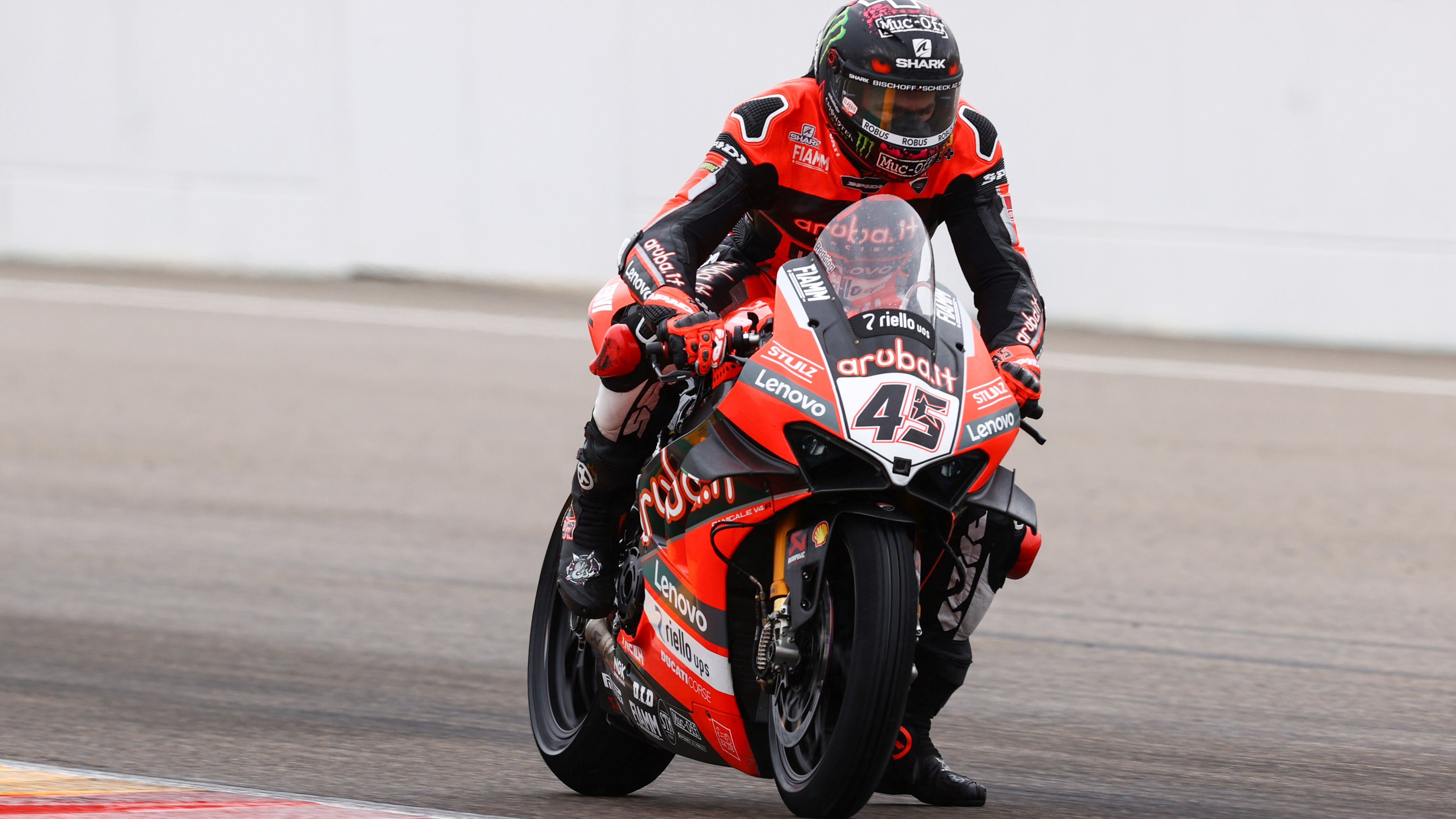 Scott Redding se ha desquitado con la victoria en la segunda carrera larga