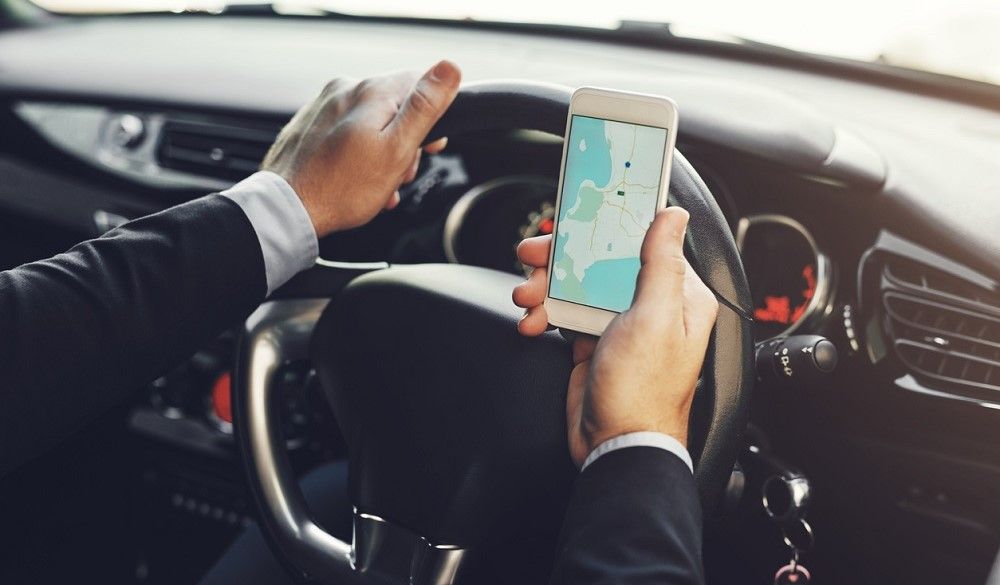Con el localizador GPS es posible encontrar la motop: Fuente: iStock/PeopleImages Con el localizador GPS es posible encontrar la motop: Fuente: iStock/PeopleImages