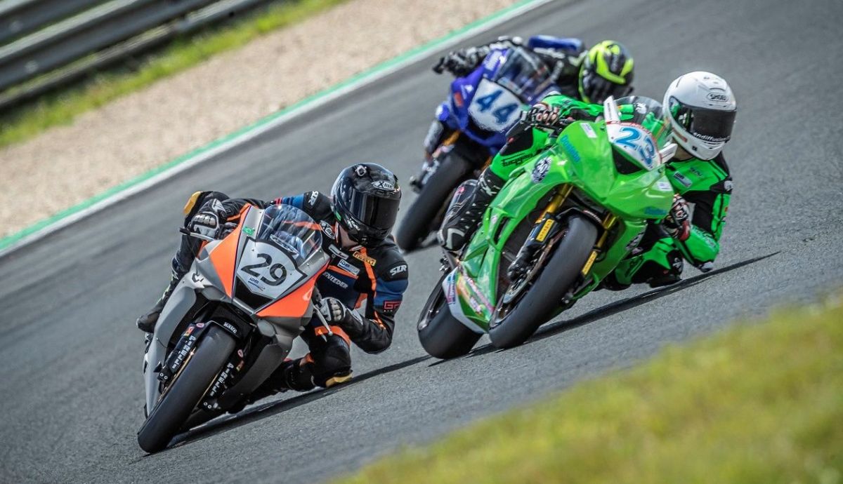Valentin Debise logró un doblete en el IDM Supersport Valentin Debise logró un doblete en el IDM Supersport