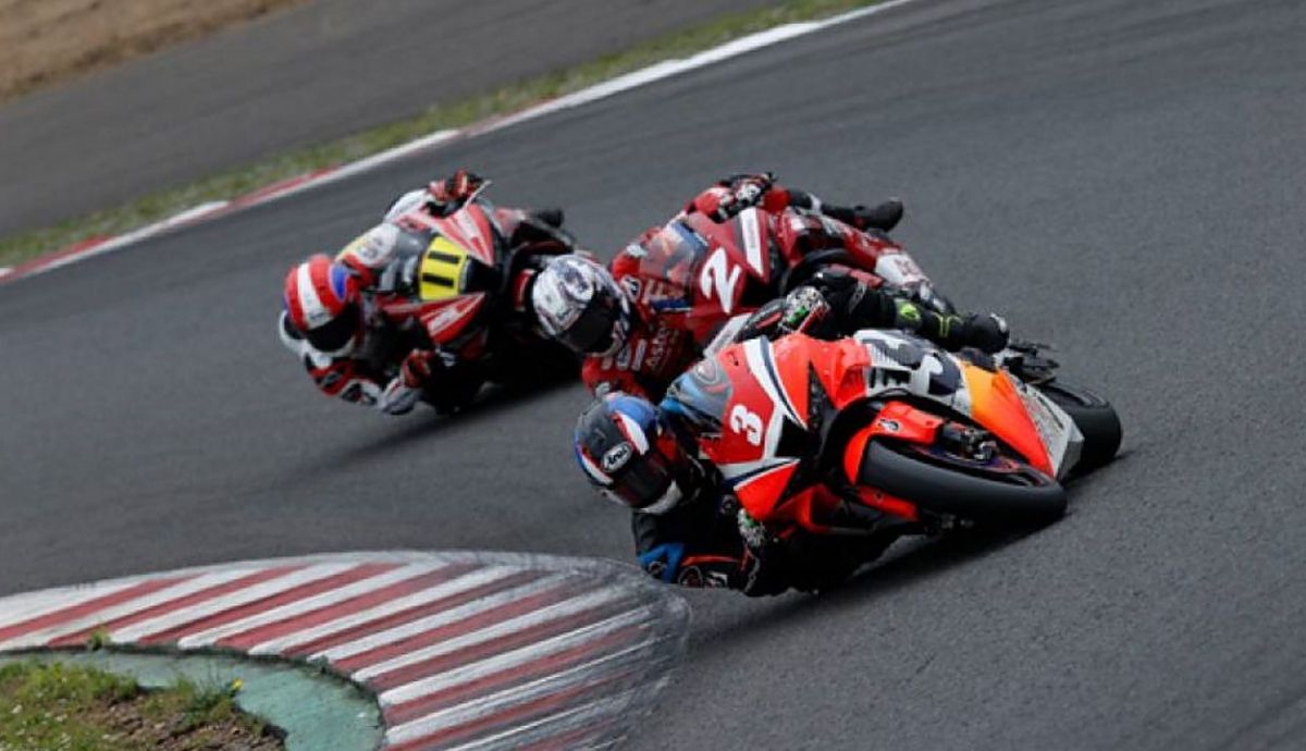 Sodo Hamahara, Ryuichi Kiyonari y Yudai Kamei Sodo Hamahara, Ryuichi Kiyonari y Yudai Kamei