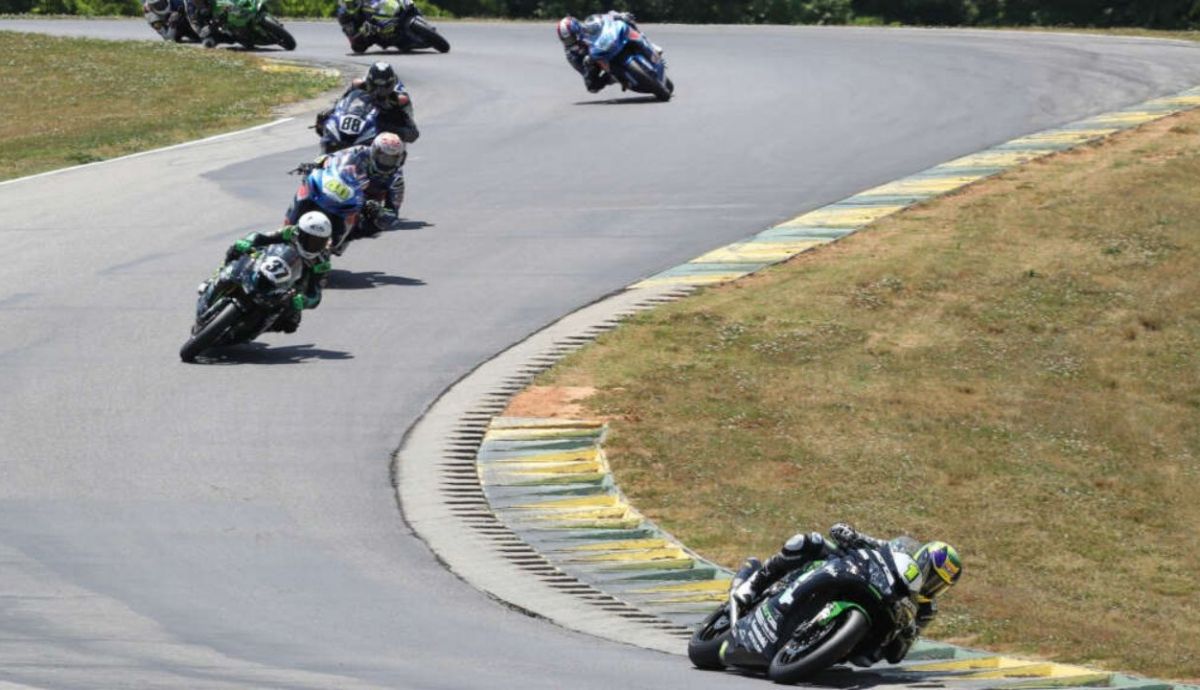 Richie Escalante se escapó en la segunda carrera para cortar la racha de Kelly Richie Escalante se escapó en la segunda carrera para cortar la racha de Kelly