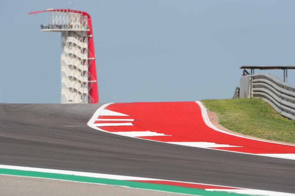 Imagen de la torre del Circuito de Las Américas. Fuente: GoldandGoose