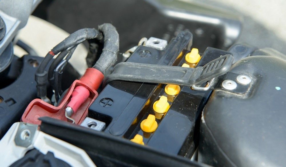Batería de moto de 12v. Fuente: iStock/philipimage