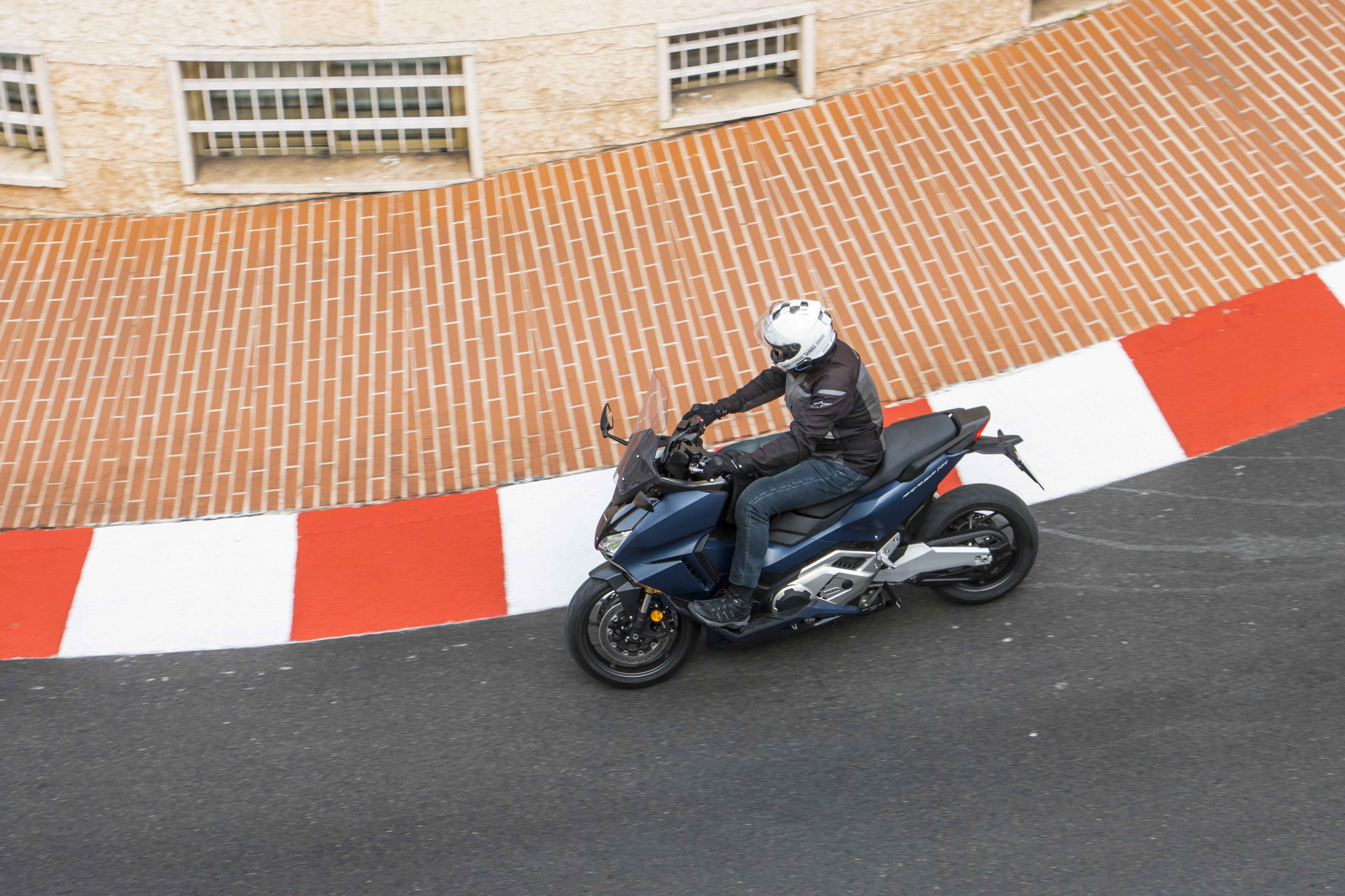 Ruta Barcelona Monaco en Honda Forza 750 (24)
