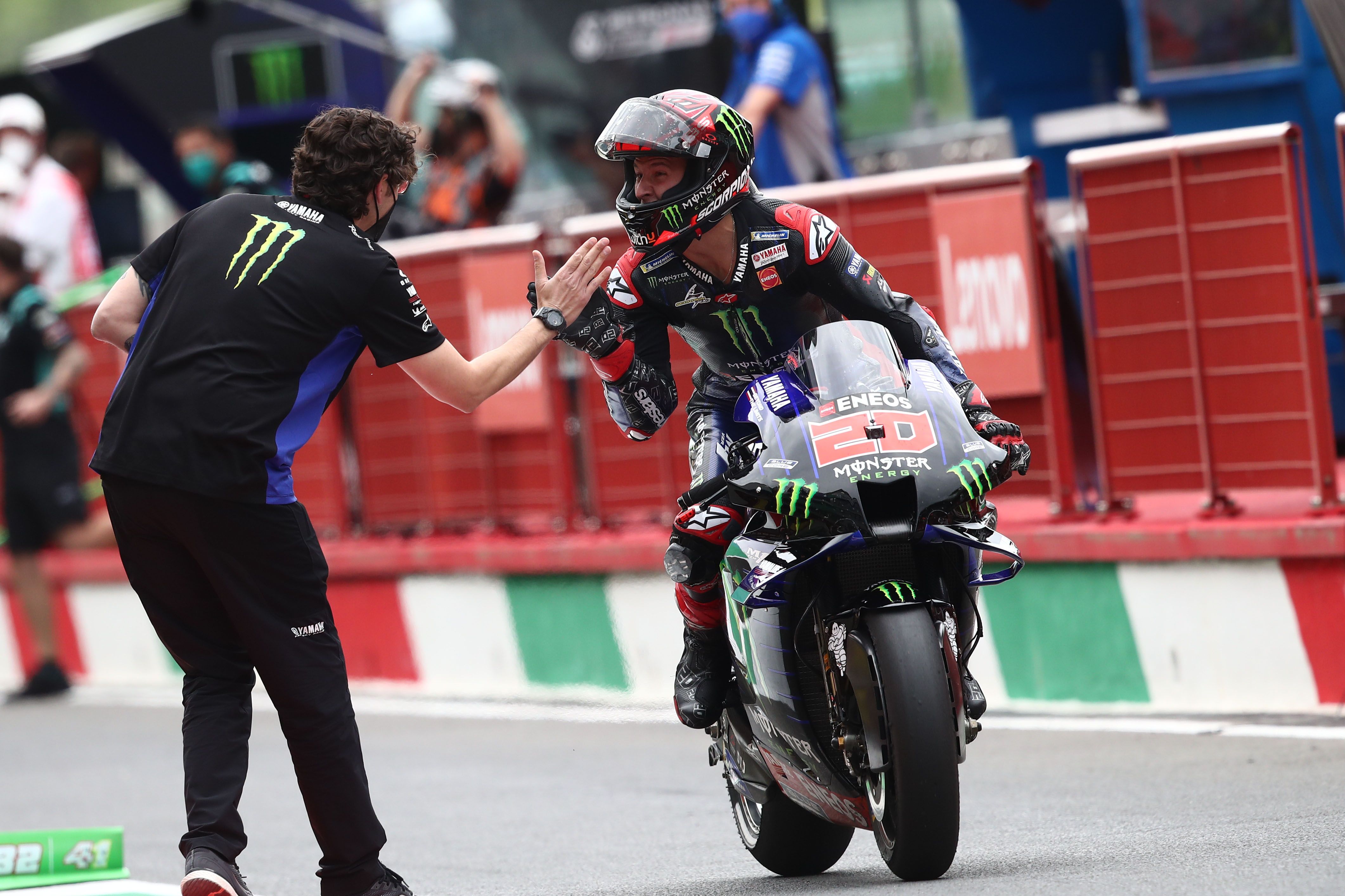 Pole diabólica de Quartararo y lío entre Márquez y Viñales en la Q1