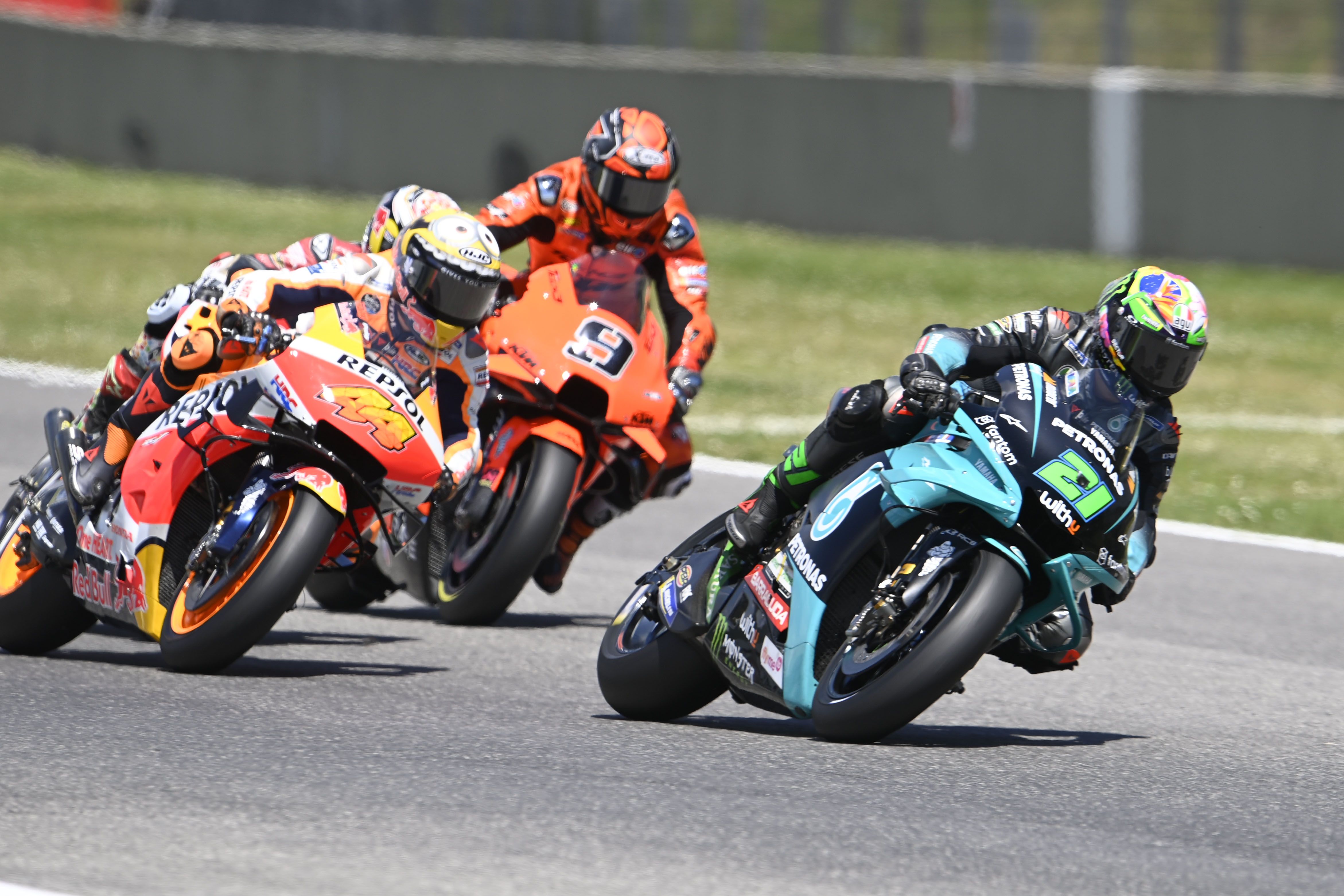 Danilo Petrucci trata de pasar a Pol Espargaró detrás de Franco Morbidelli