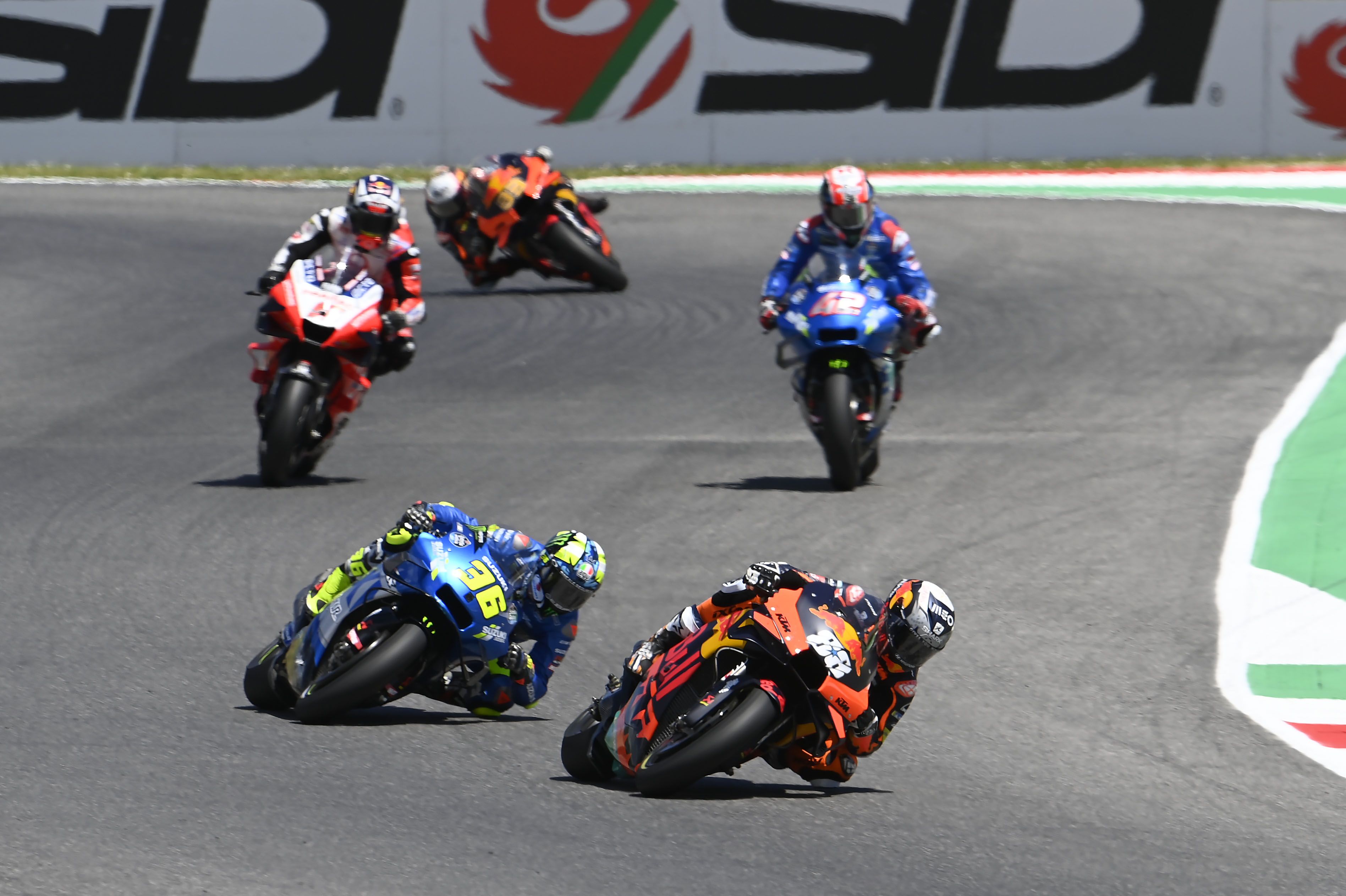 Miguel Oliveira y Joan Mir se escapan de Johann Zarco y Álex Rins