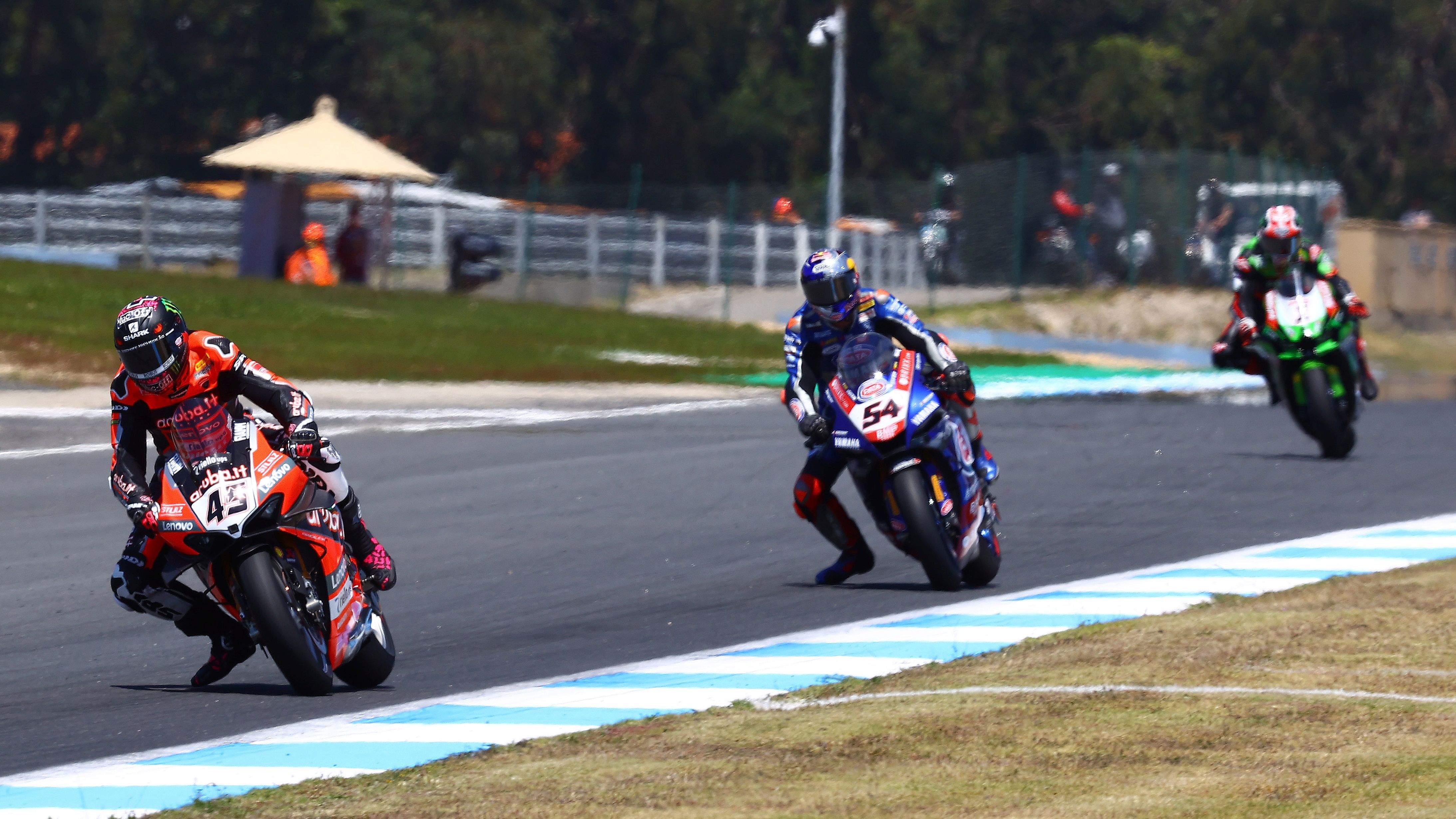 Scott Redding abre hueco con Toprak Razgatlioglu y Jonathan Rea