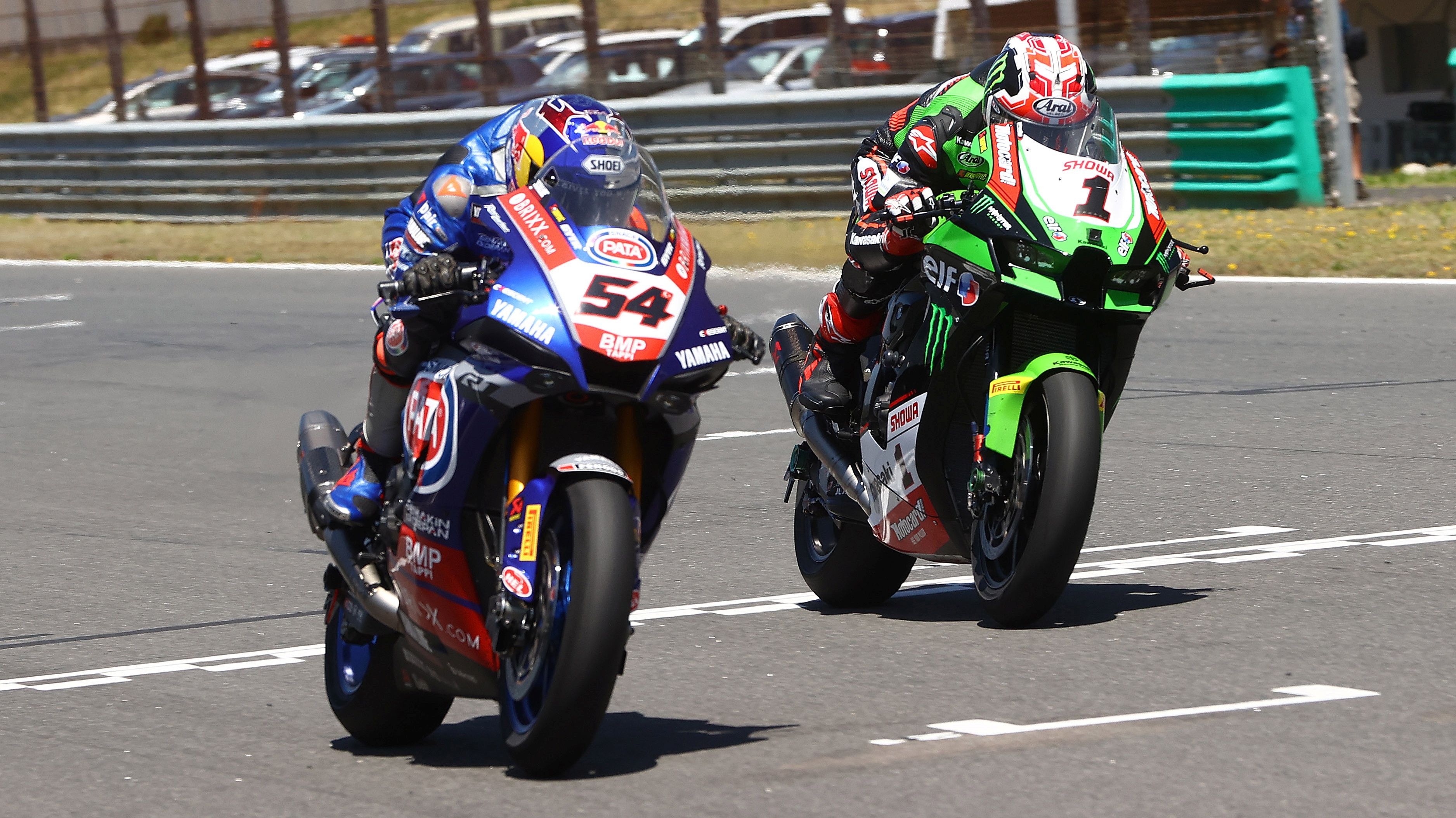 Toprak Razgatlioglu se impone a Jonathan Rea por la segunda posición