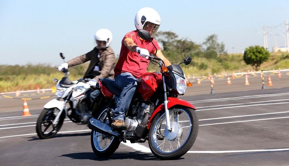 Examen del carnet de moto. Fuente: iStock/Joa_Souza