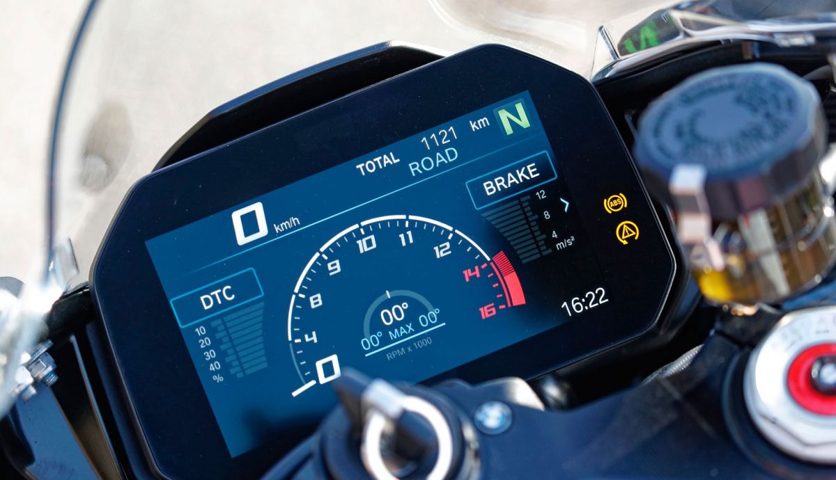 BMW M1000RR 2021 02