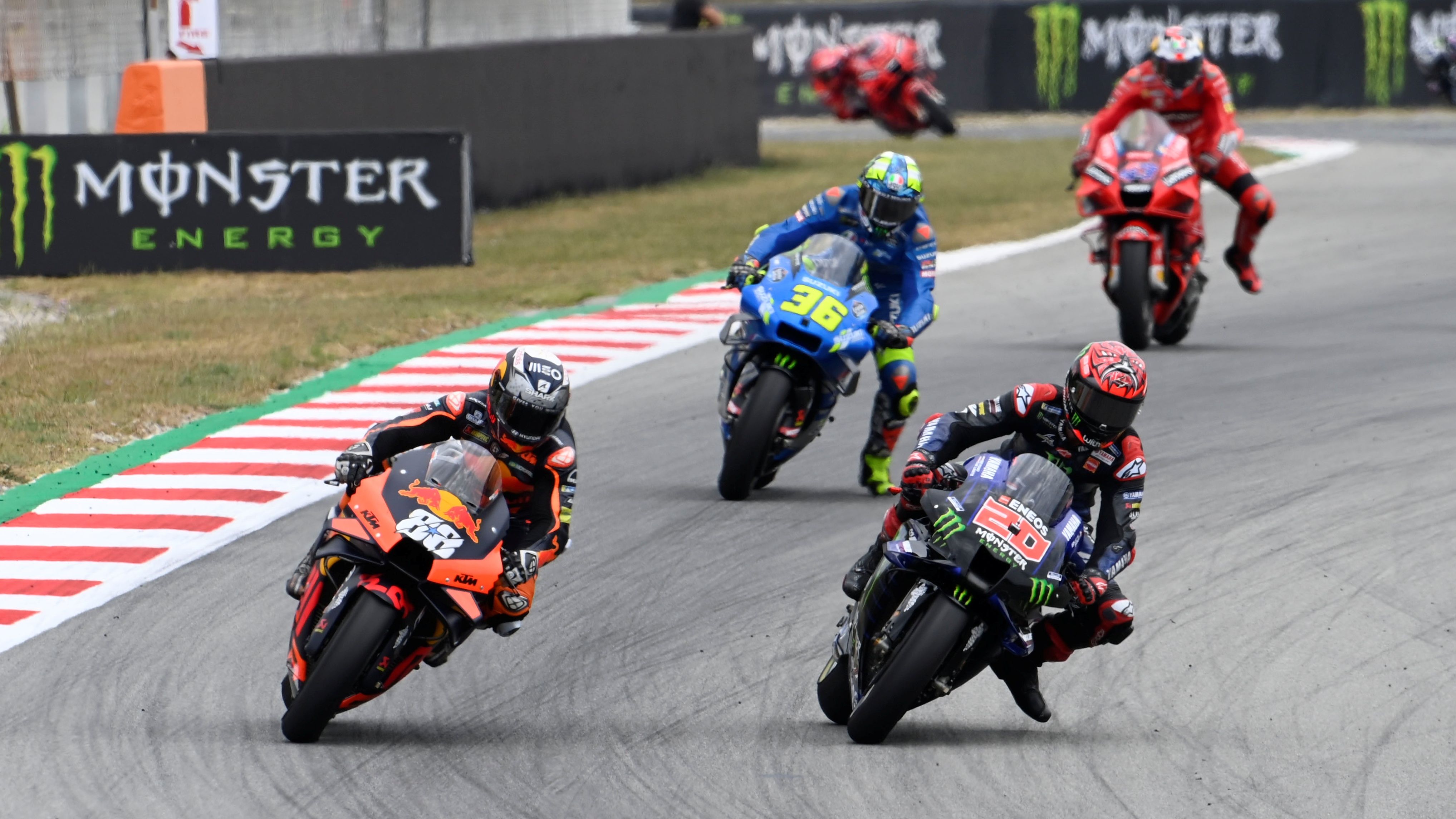 Fabio Quartararo supera a Miguel Oliveira con Joan Mir y Jack Miller detrás Fabio Quartararo supera a Miguel Oliveira con Joan Mir y Jack Miller detrás