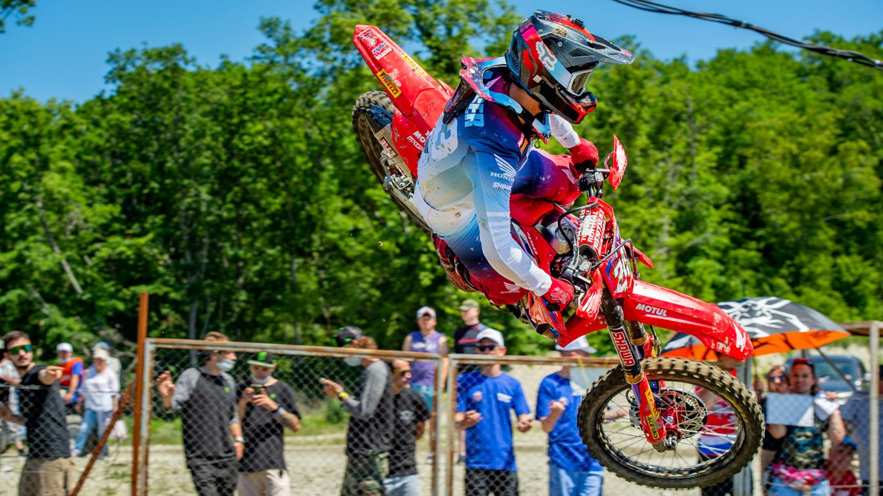 Brillante victoria de Tim Gajser en el MXGP de Rusia