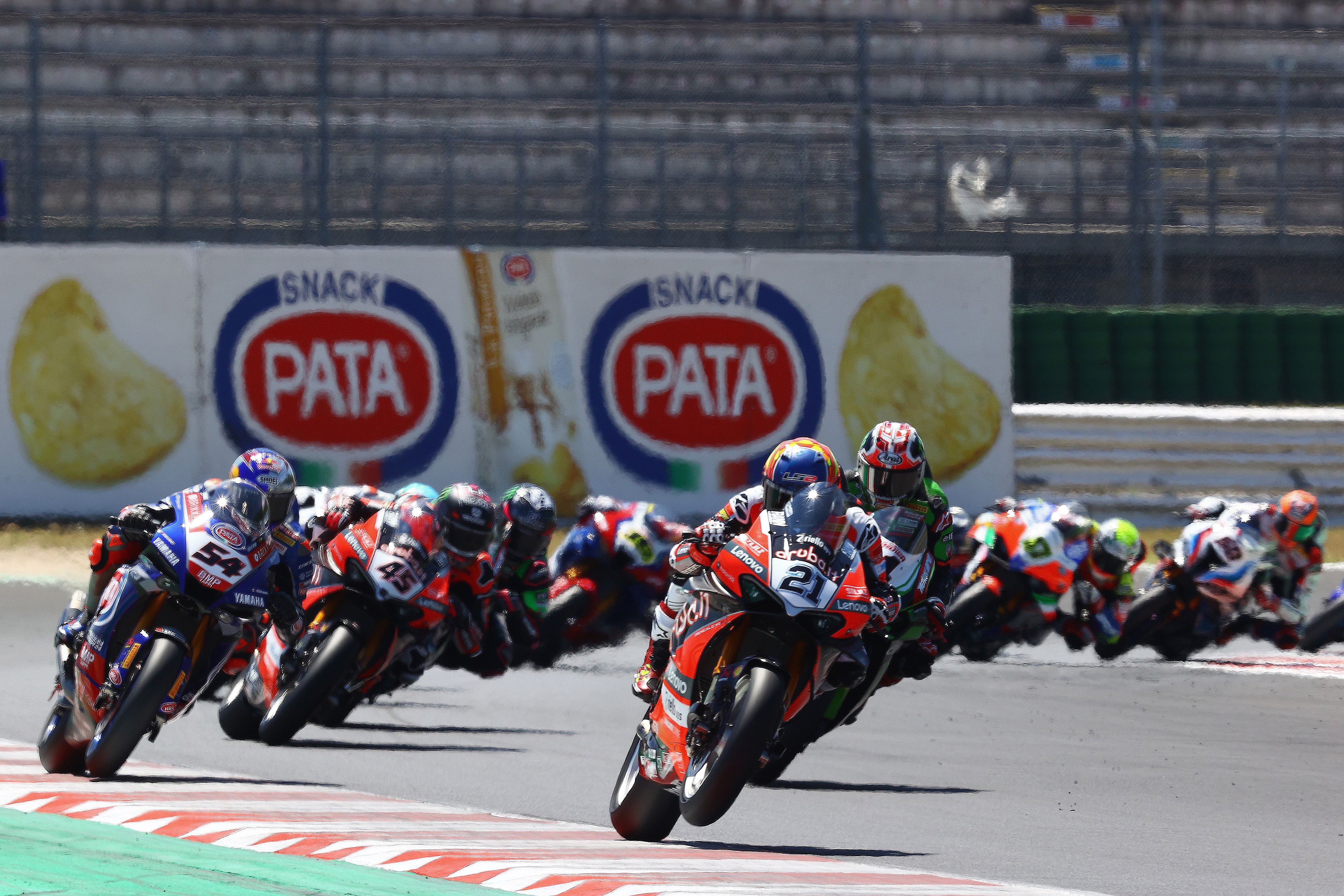 Michael Rinaldi comanda ante Jonathan Rea y Toprak Razgatlioglu