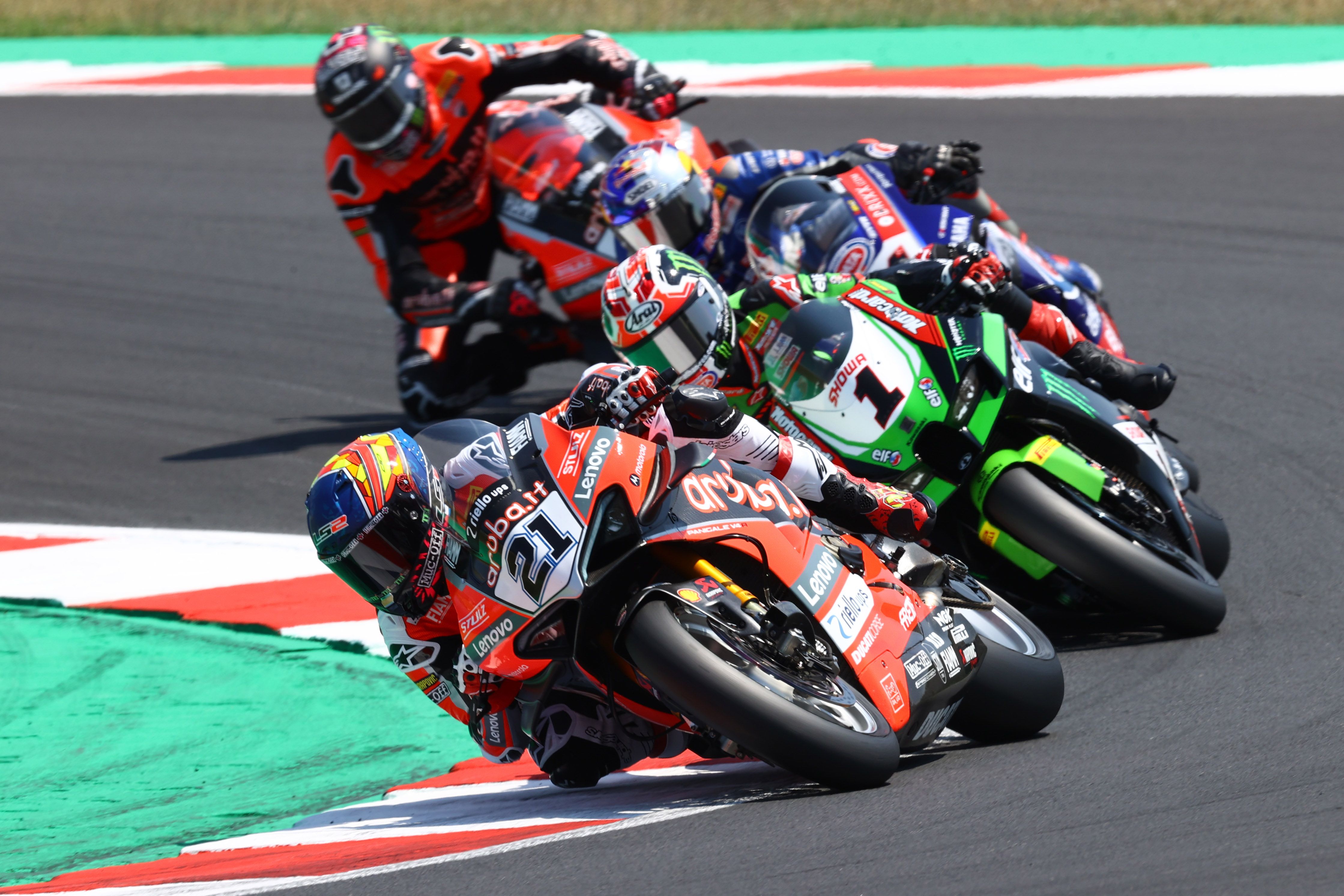Michael Rinaldi comanda ante Jonathan Rea, Toprak Razgatlioglu y Scott Redding