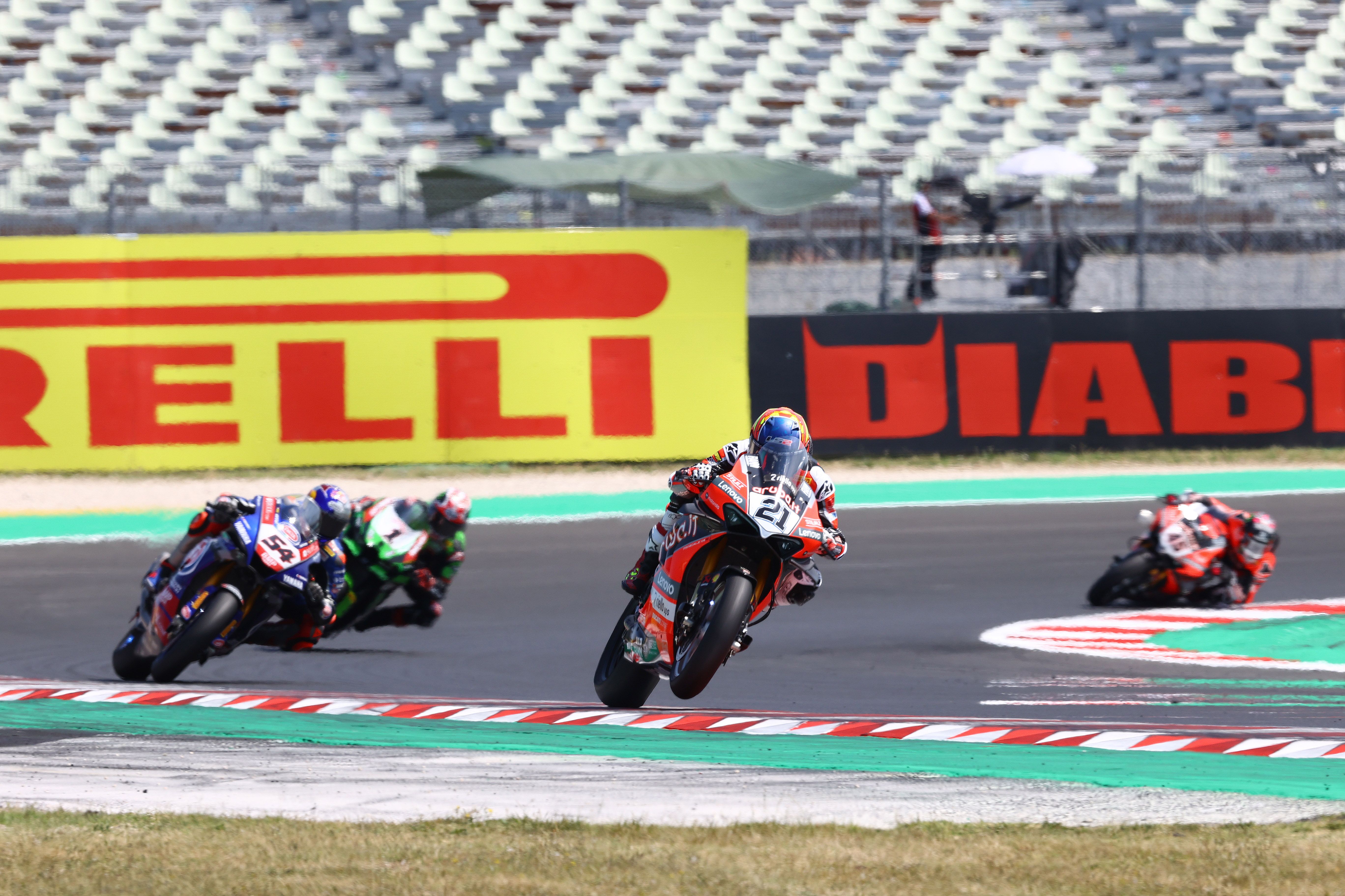 Michael Rinaldi deja atrás a Toprak Razgatlioglu, Jonathan Rea y Scott Redding