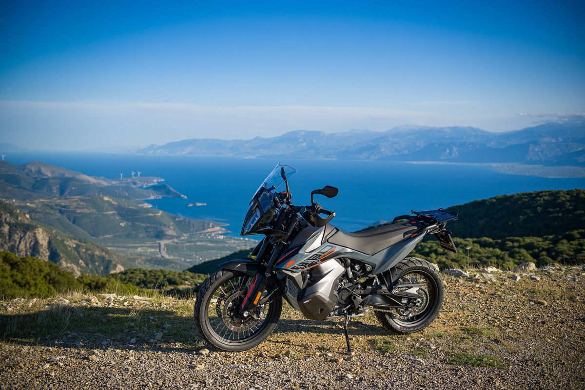 MY21 KTM 890 ADVENTURE  Static