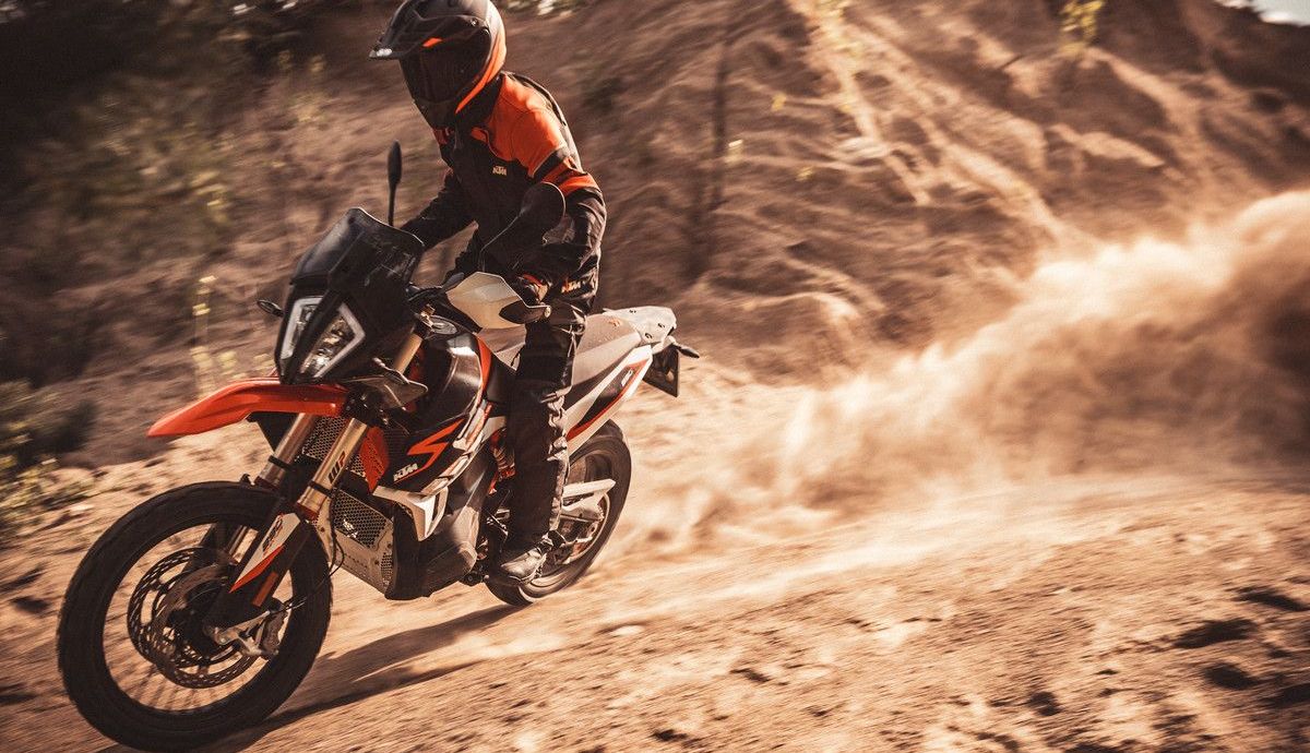 MY21 KTM 890 ADVENTURE R Action MY21 KTM 890 ADVENTURE R Action