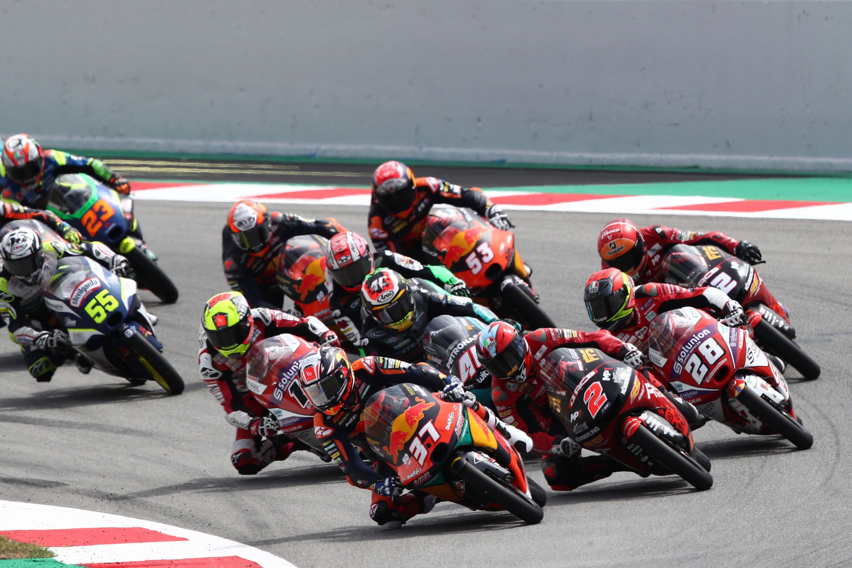 Moto3: buscando soluciones para no perder el control.