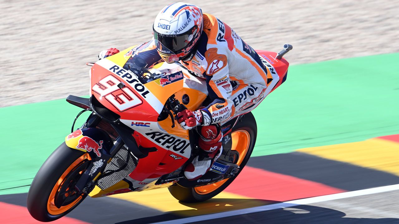 Marc Márquez ya lidera en seco en Sachsenring