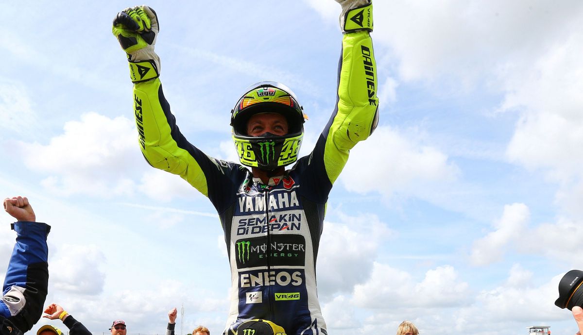 Valentino Rossi festeja su victoria en Assen 2013