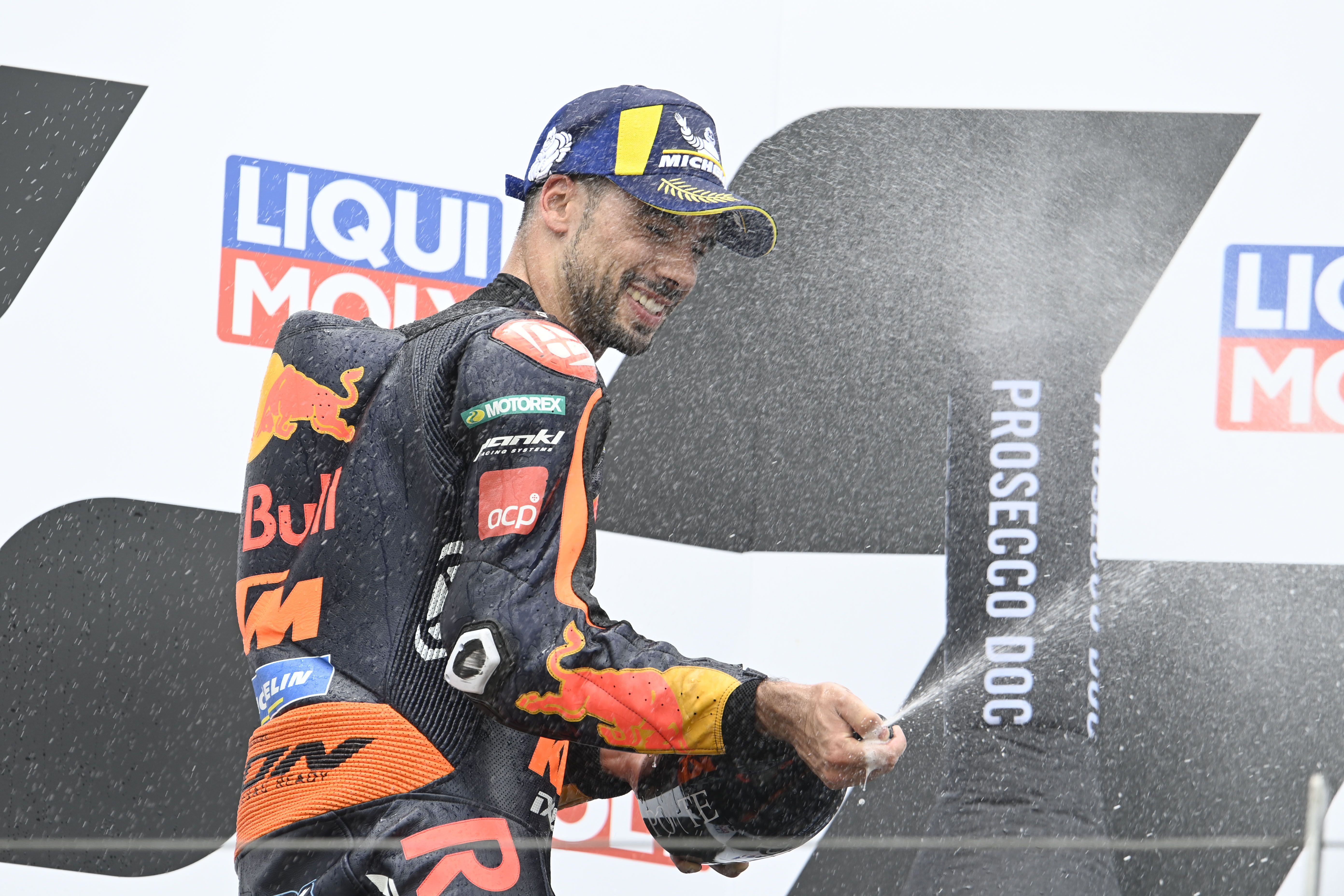 Miguel Oliveira: “Cuando Márquez atacó estaba bloqueado en el grupo”