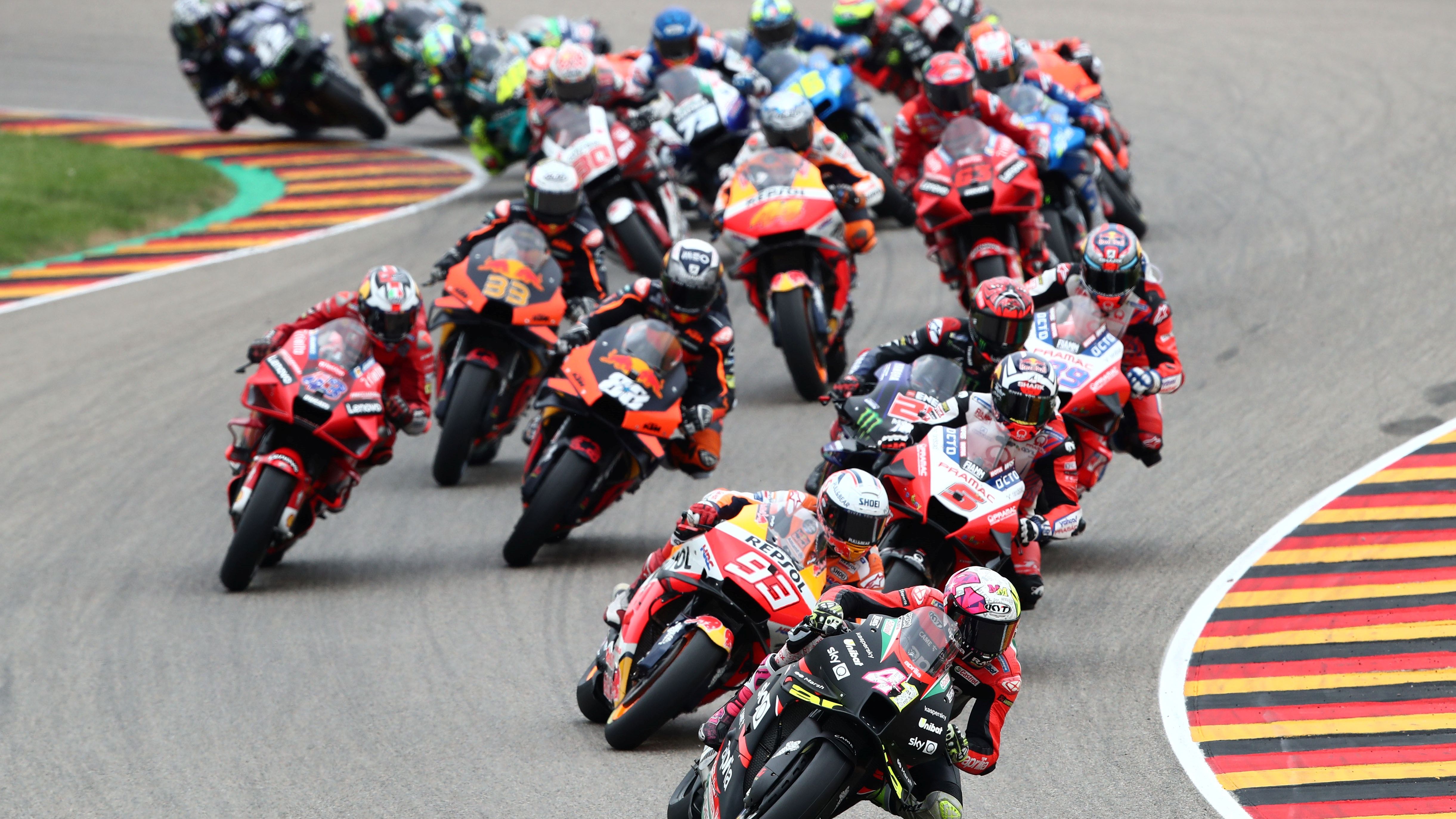 Aleix Espargaró lidera la salida del GP de Alemania de MotoGP 2021 ante Marc Márquez y Johann Zarco