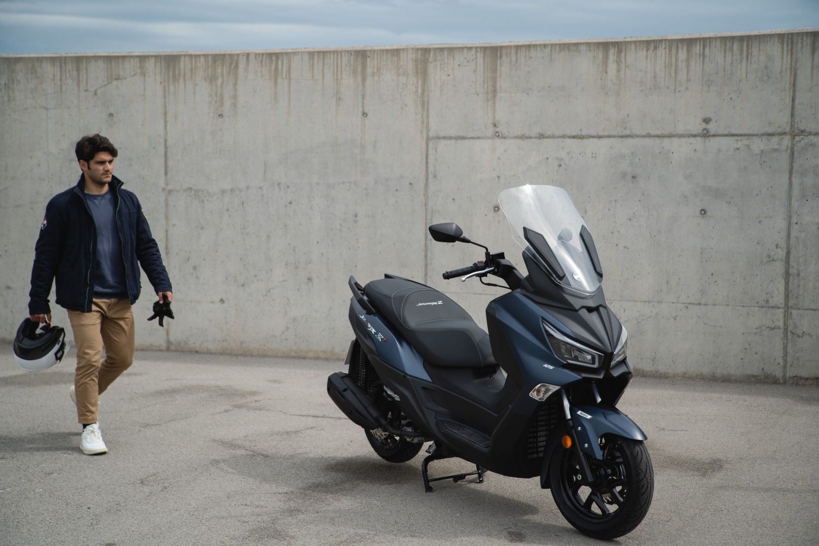 SYM JOYMAXZ PLUS 125 EXTERIOR 1 (Grande)