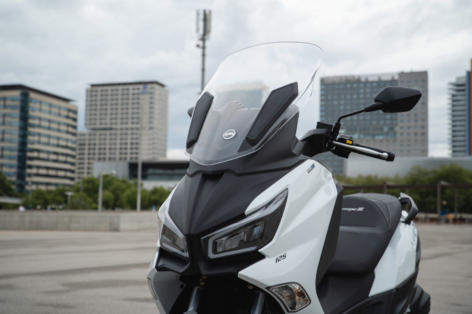 SYM JOYMAXZ PLUS 125 EXTERIOR 5 (Grande)