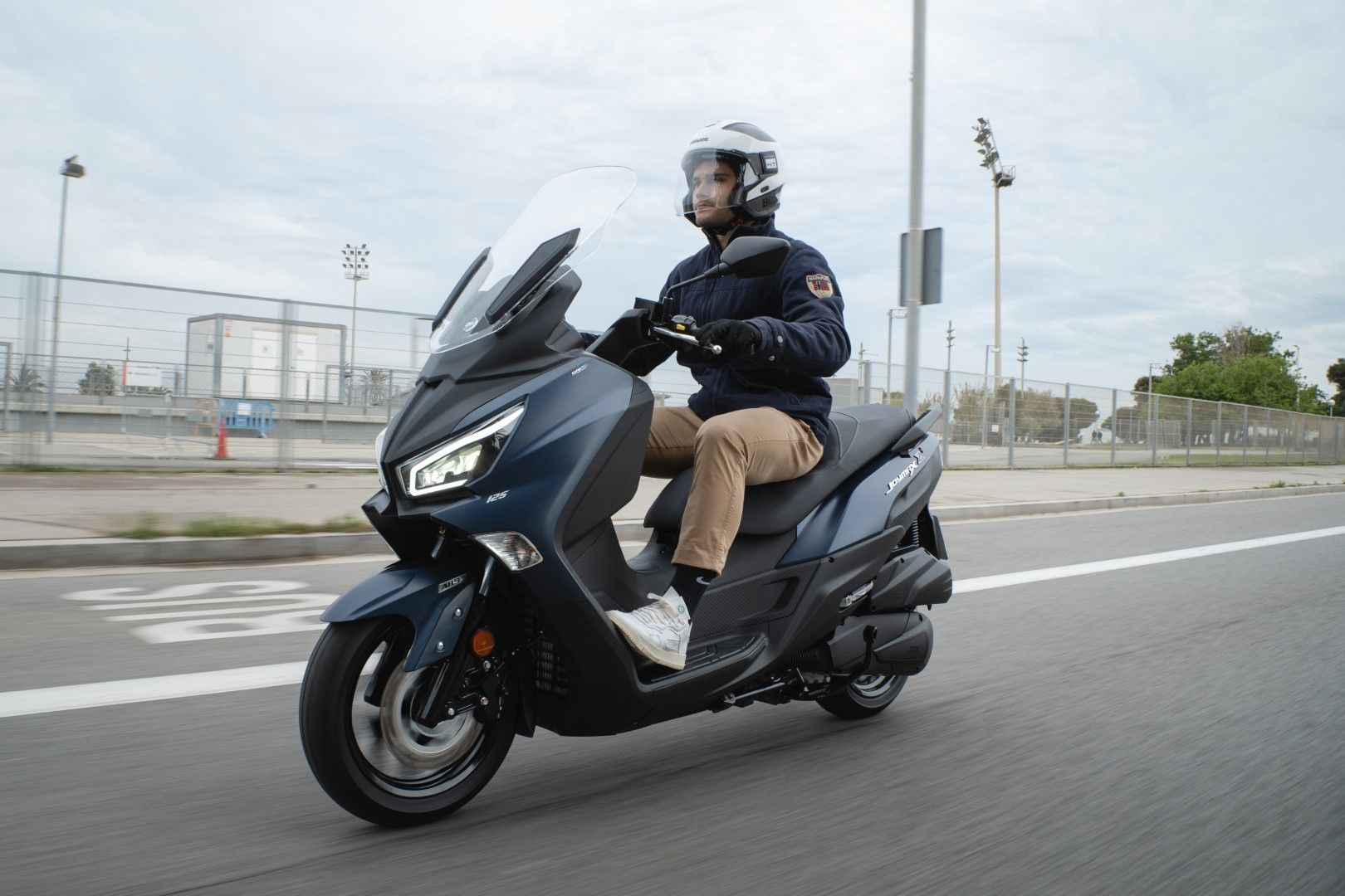 SYM JOYMAXZ PLUS 125 EXTERIOR 9 (Grande)