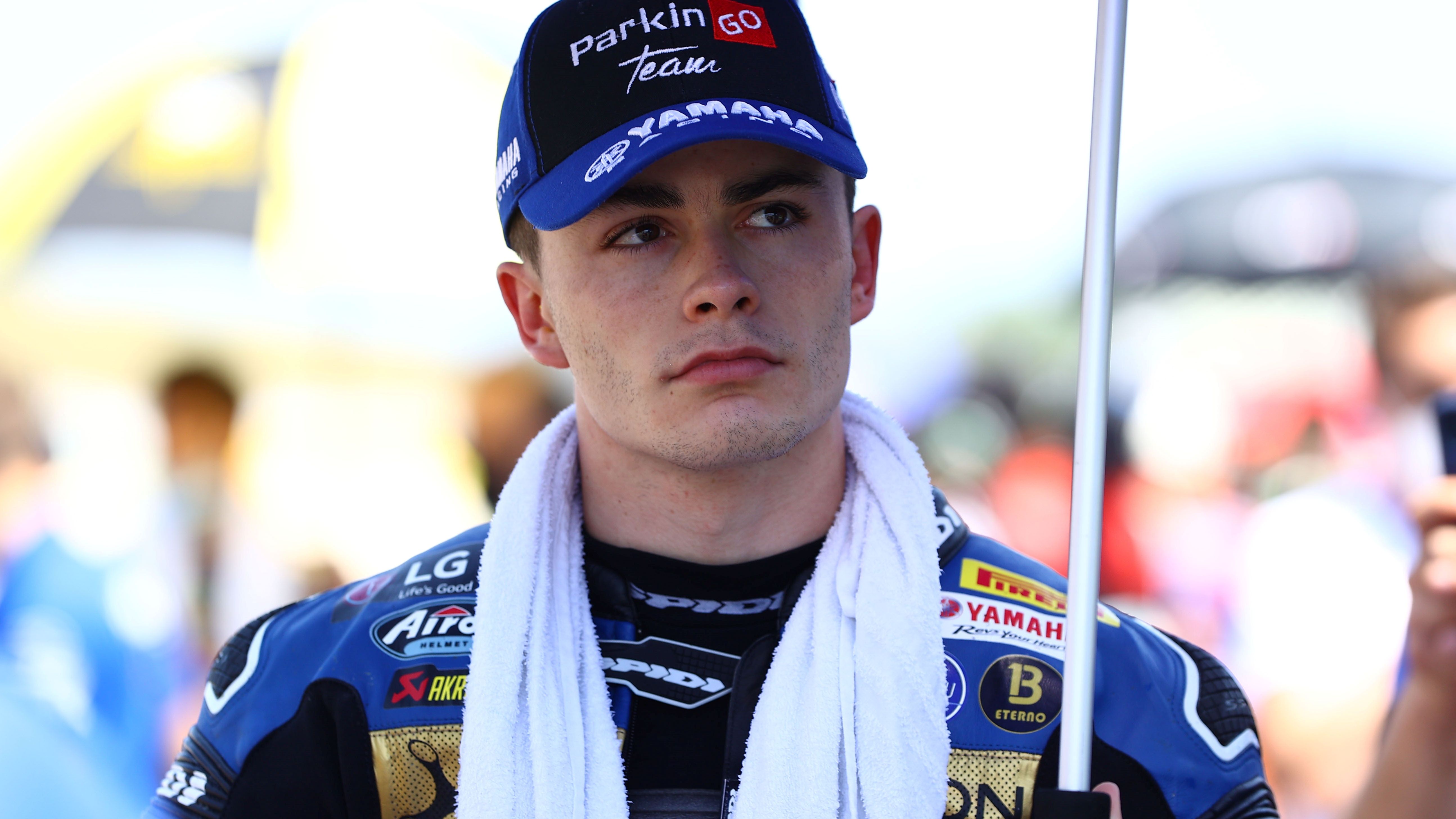 Manu González en la parrilla del Mundial de Supersport 2021