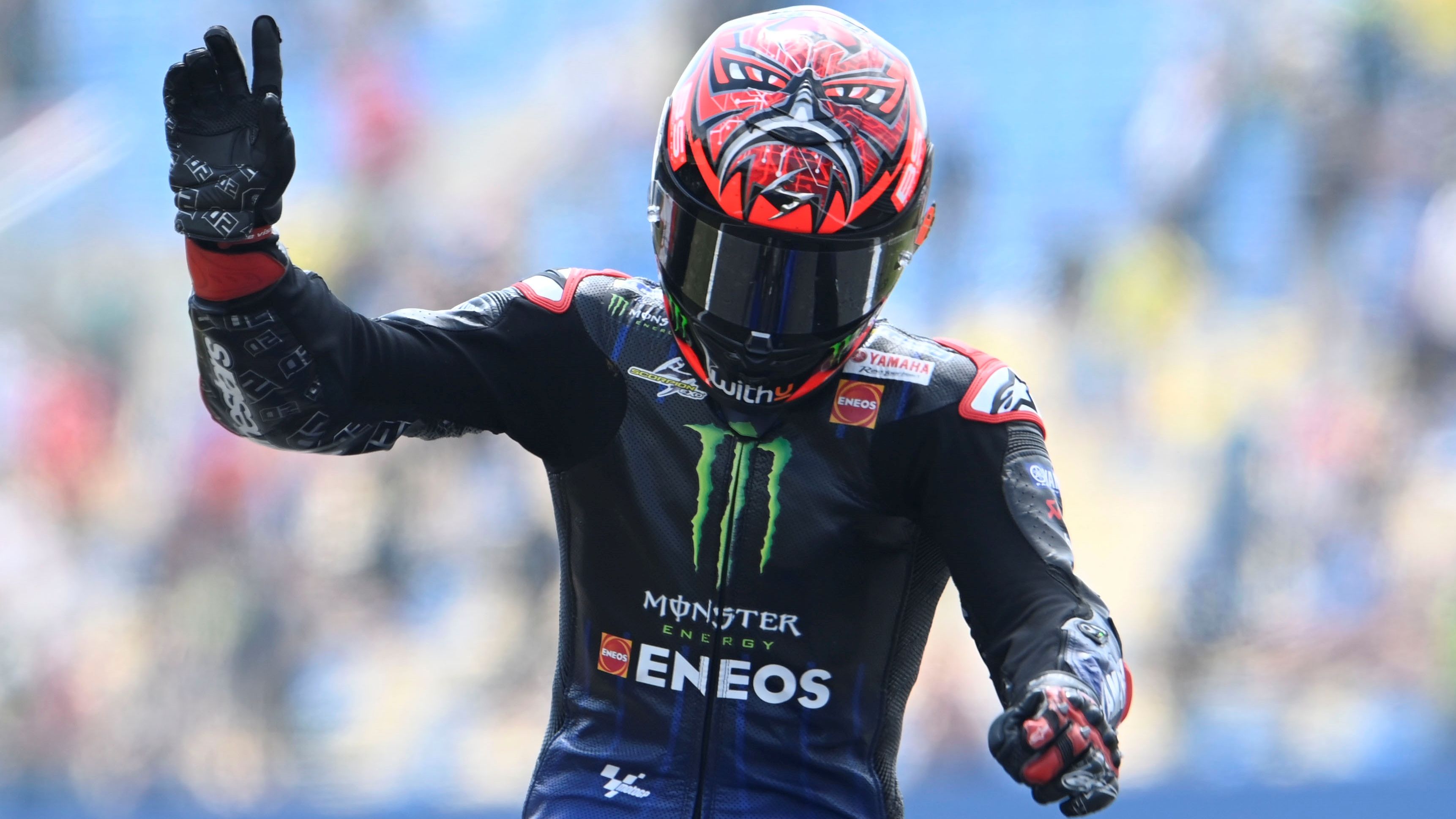 Fabio Quartararo festeja su victoria en Assen, la cuarta en MotoGP 2021